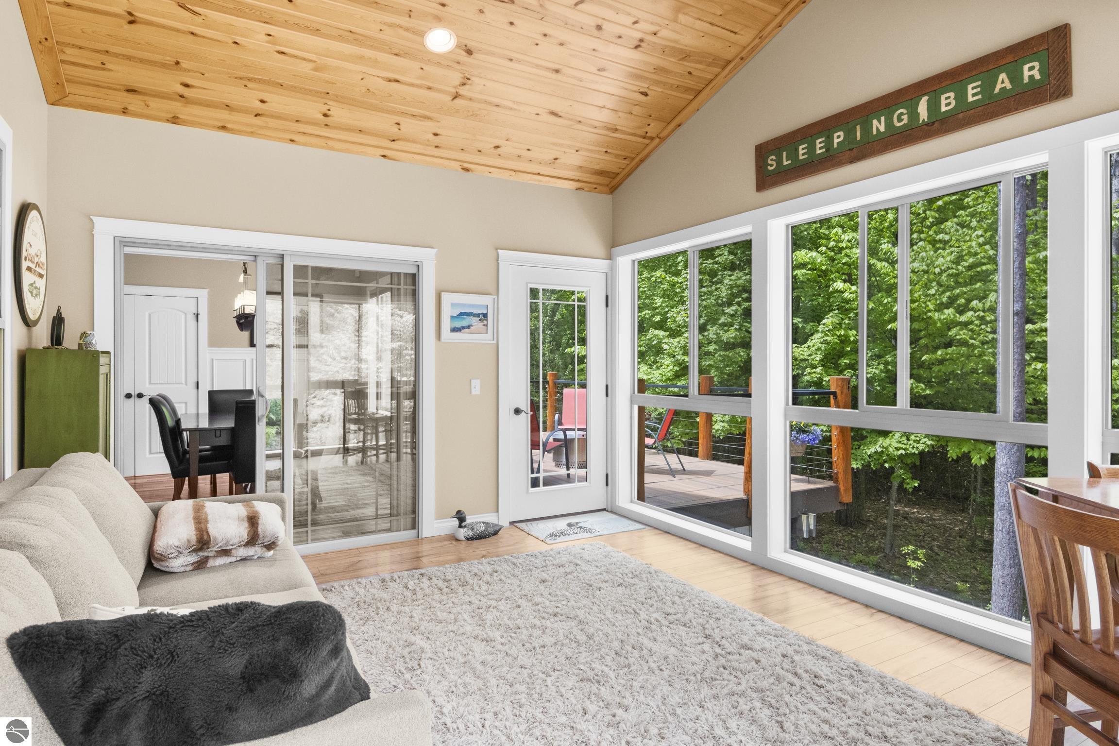 3996 W Timber Lane