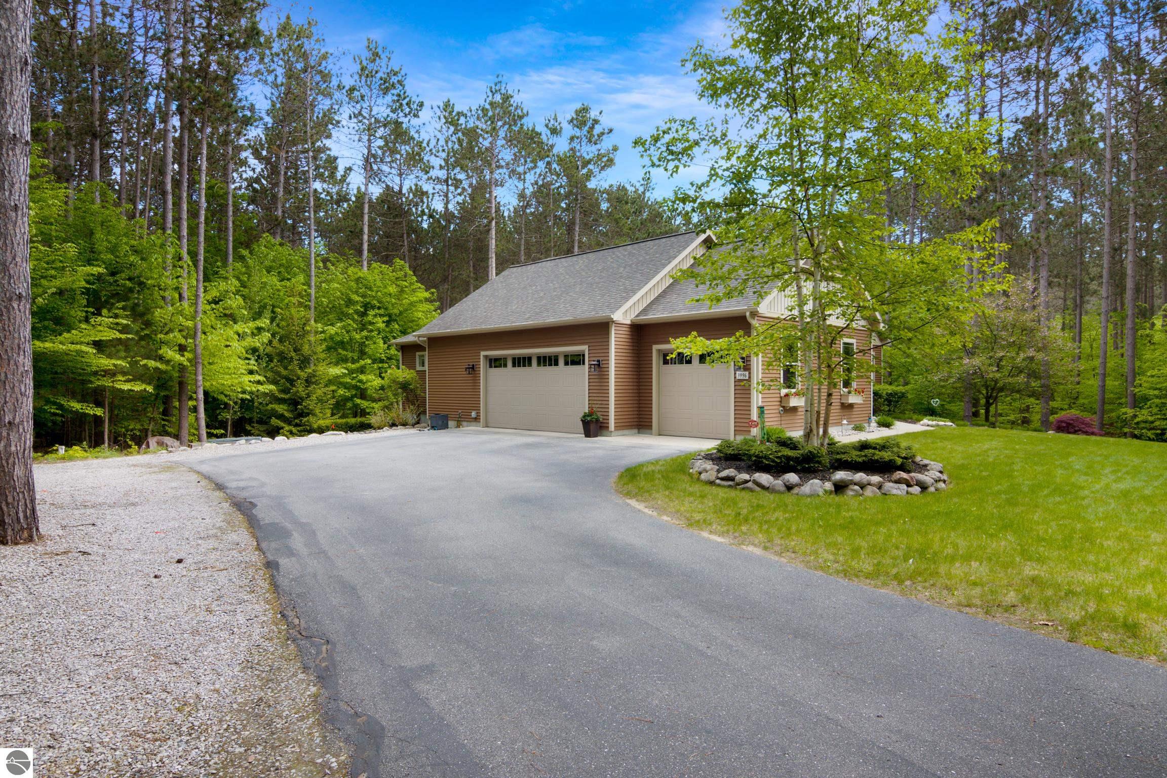 3996 W Timber Lane