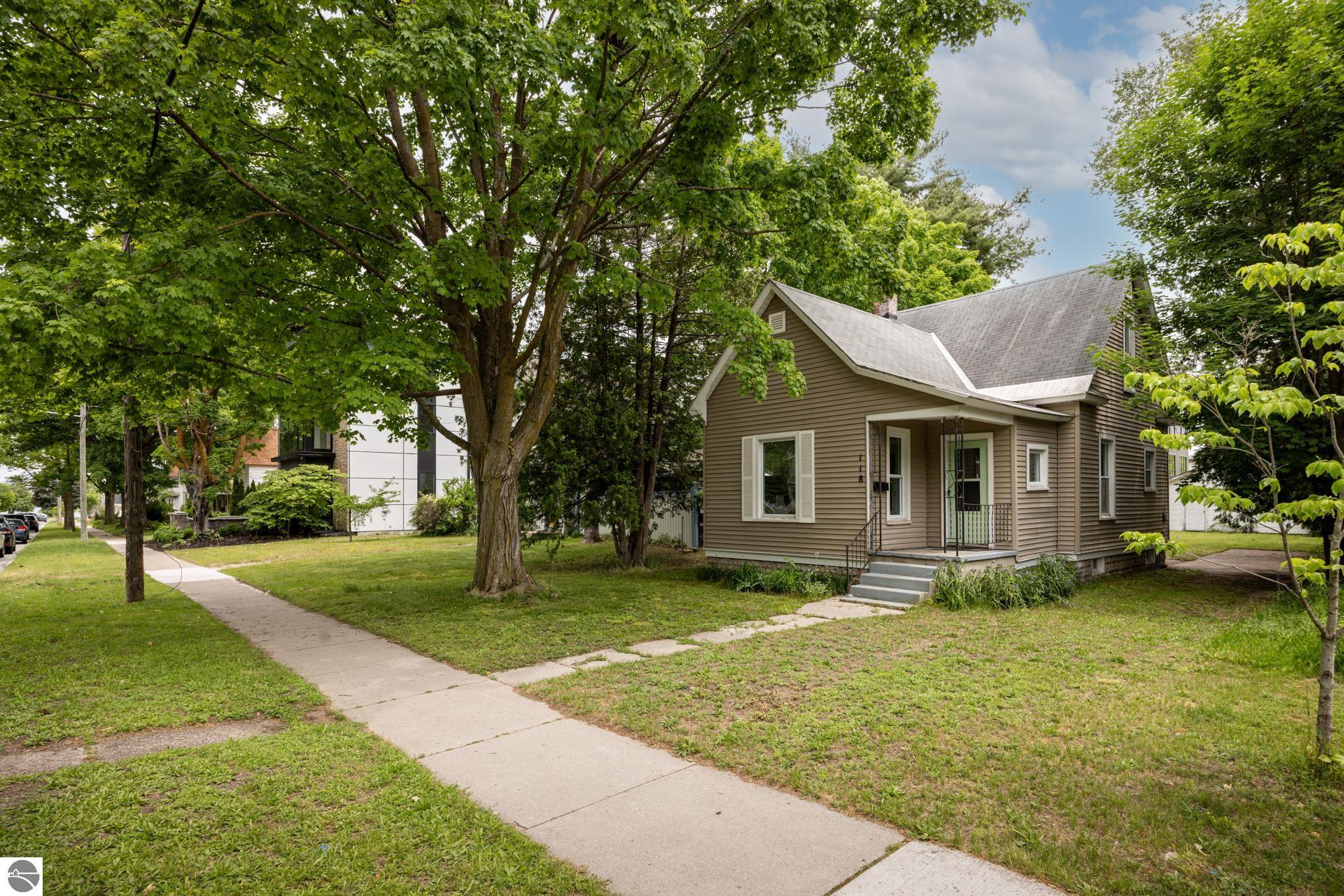 118 N Oak Street