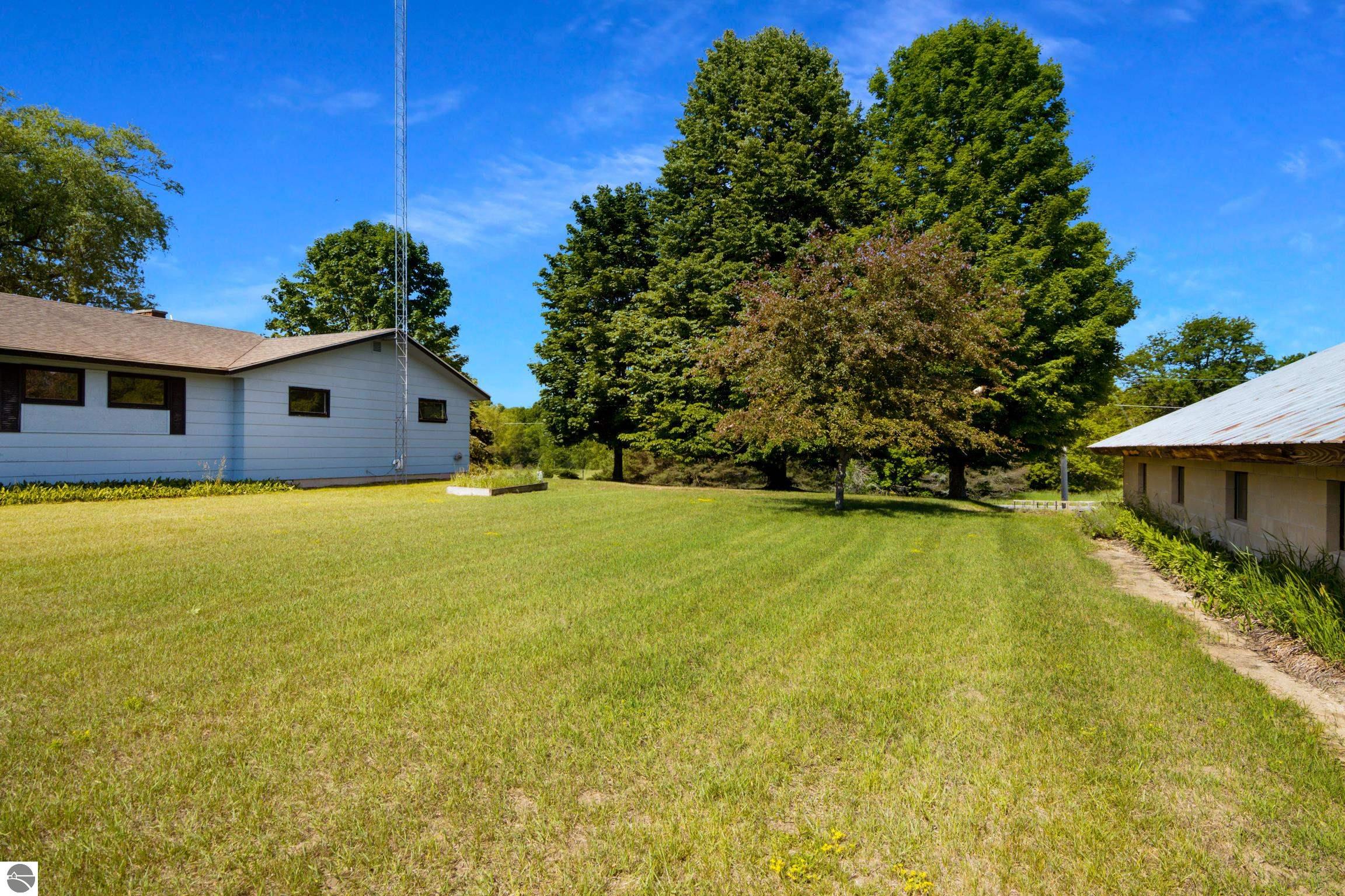 7981 S Maple City Road