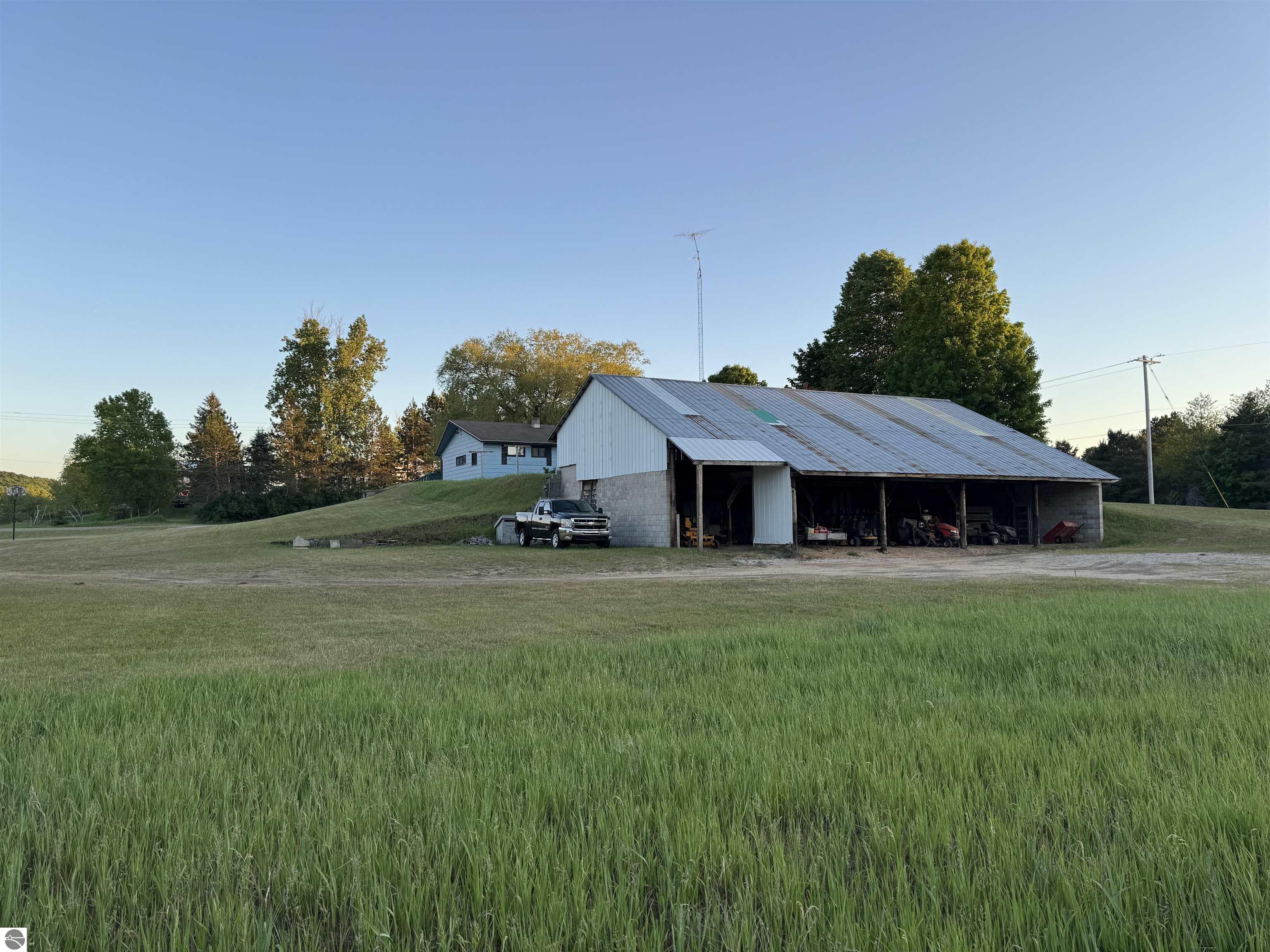 7981 S Maple City Road