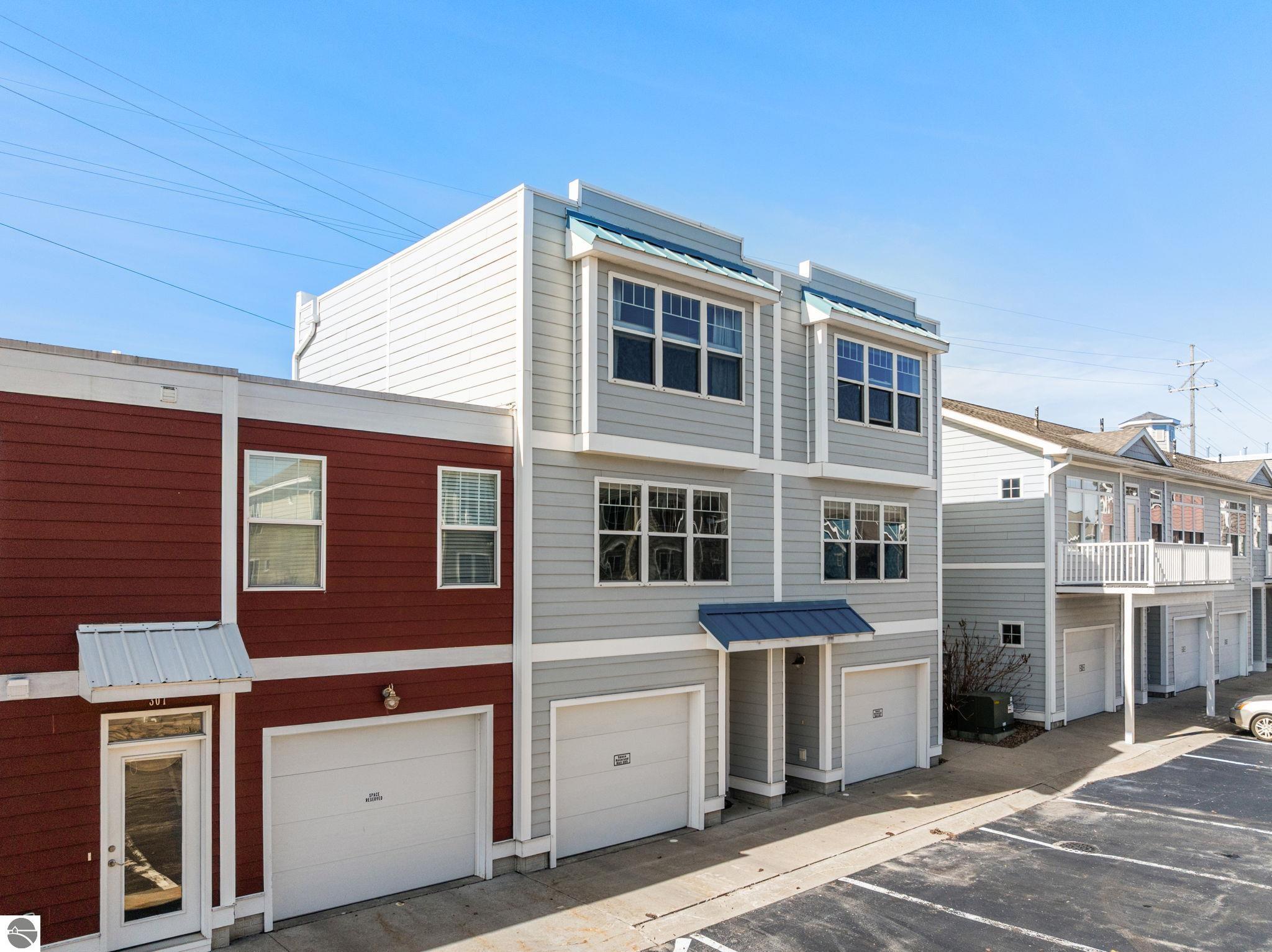 305 E Eighth