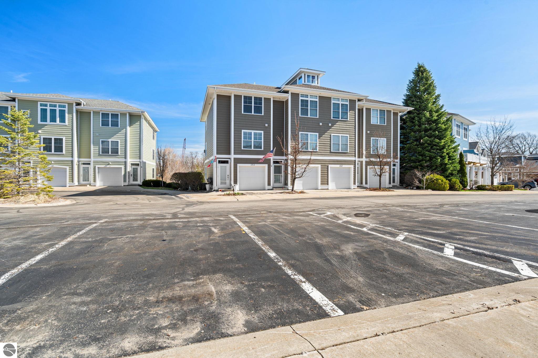 305 E Eighth