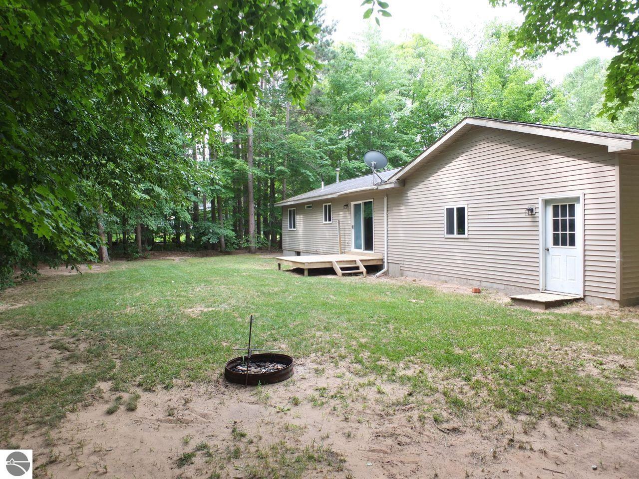 6211 Bellows Lake Road