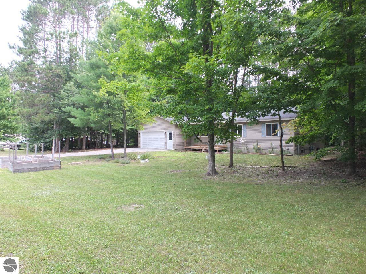 6211 Bellows Lake Road