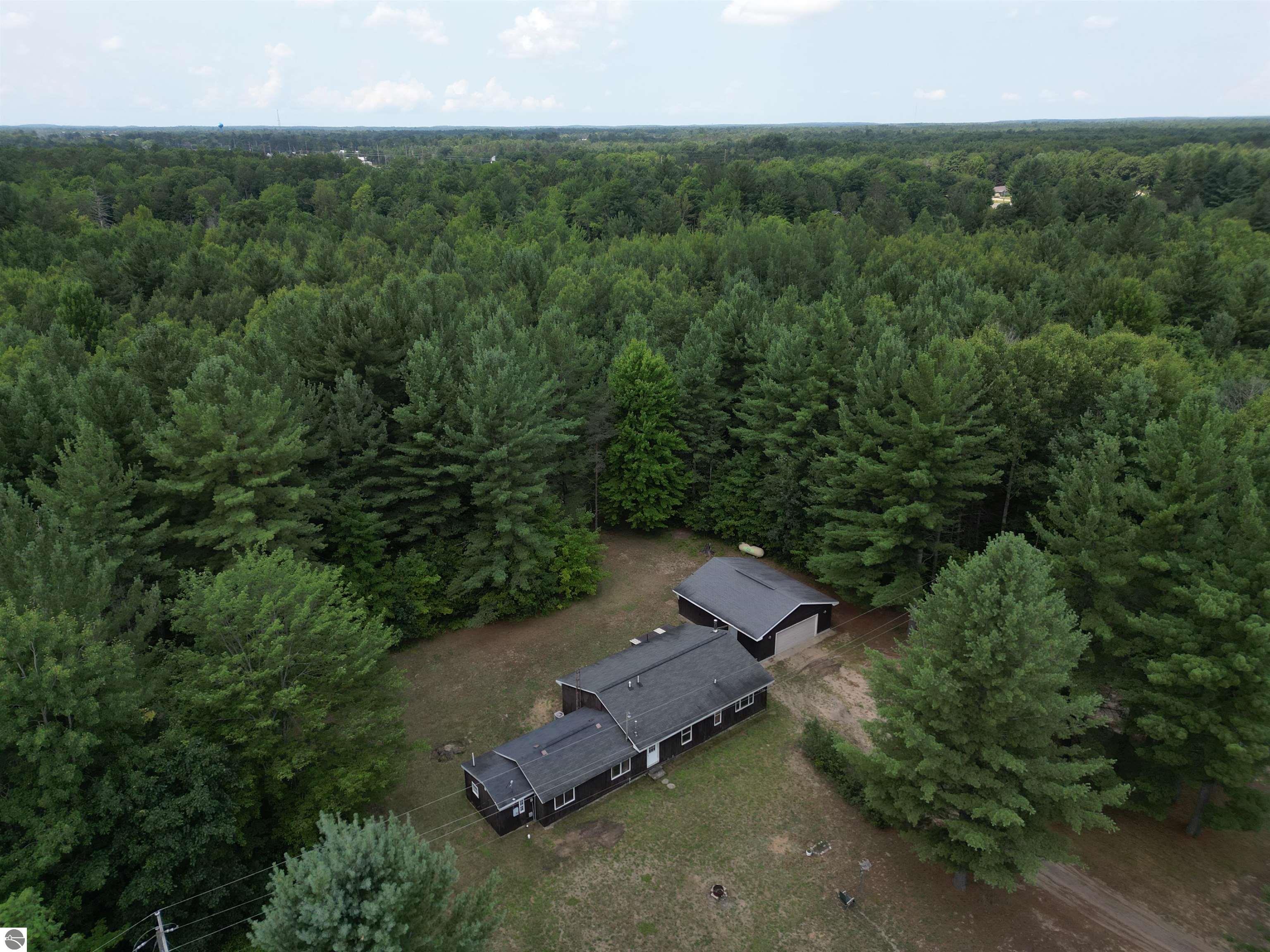 1179 NE Dexter Road