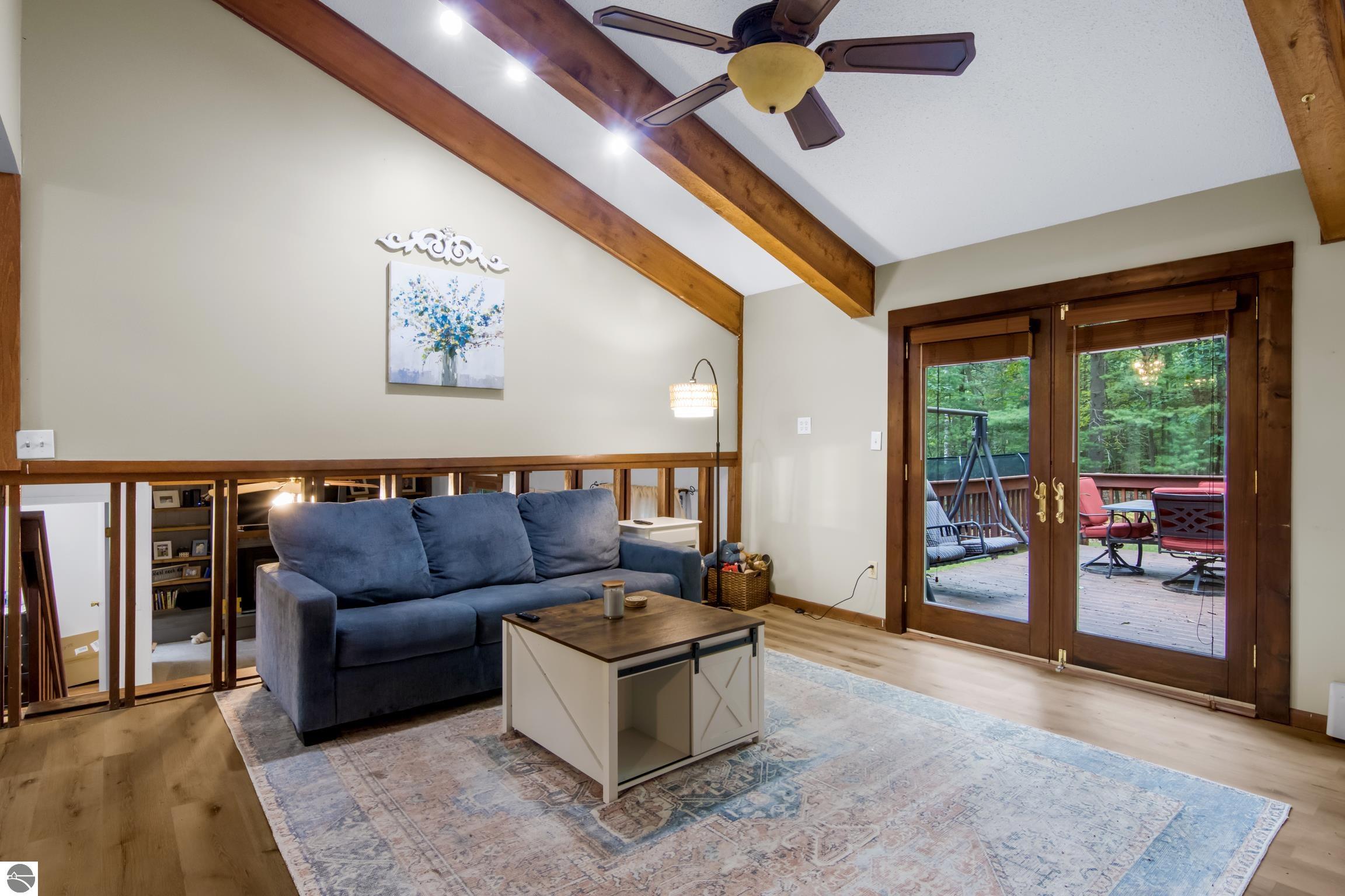 4176 Circle View Drive