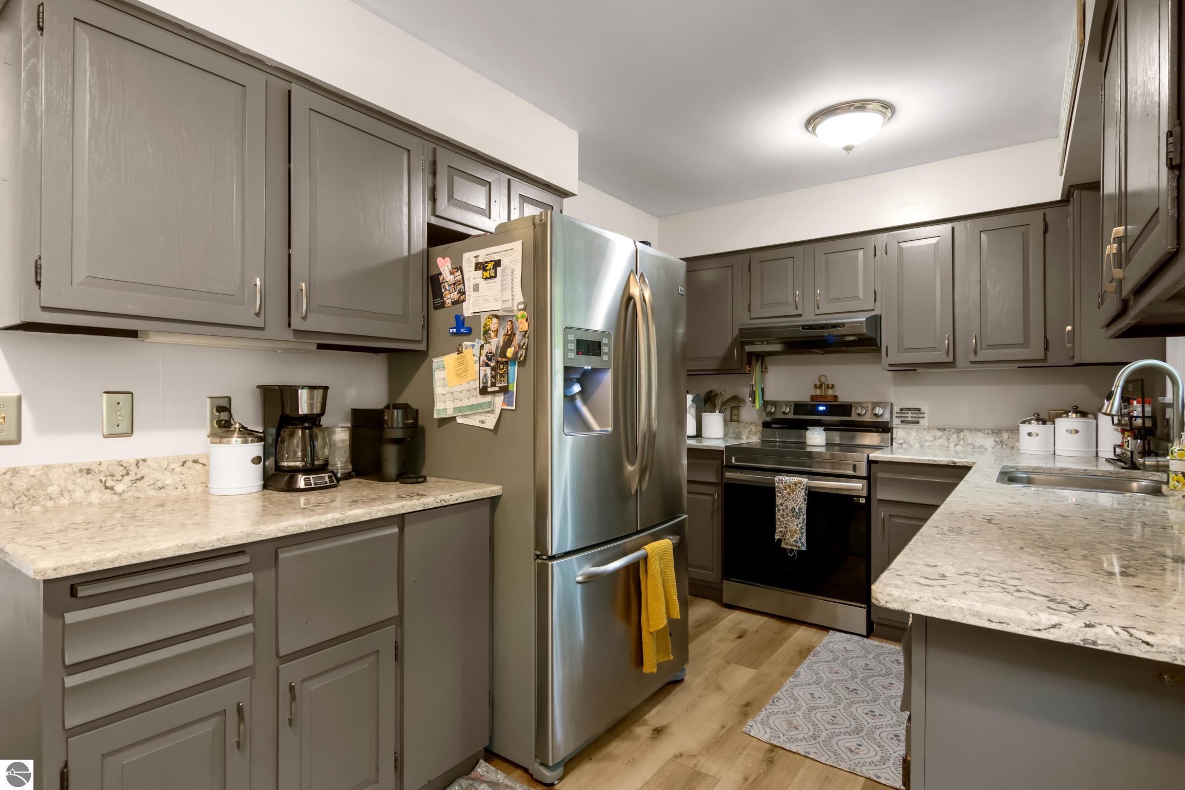 4176 Circle View Drive