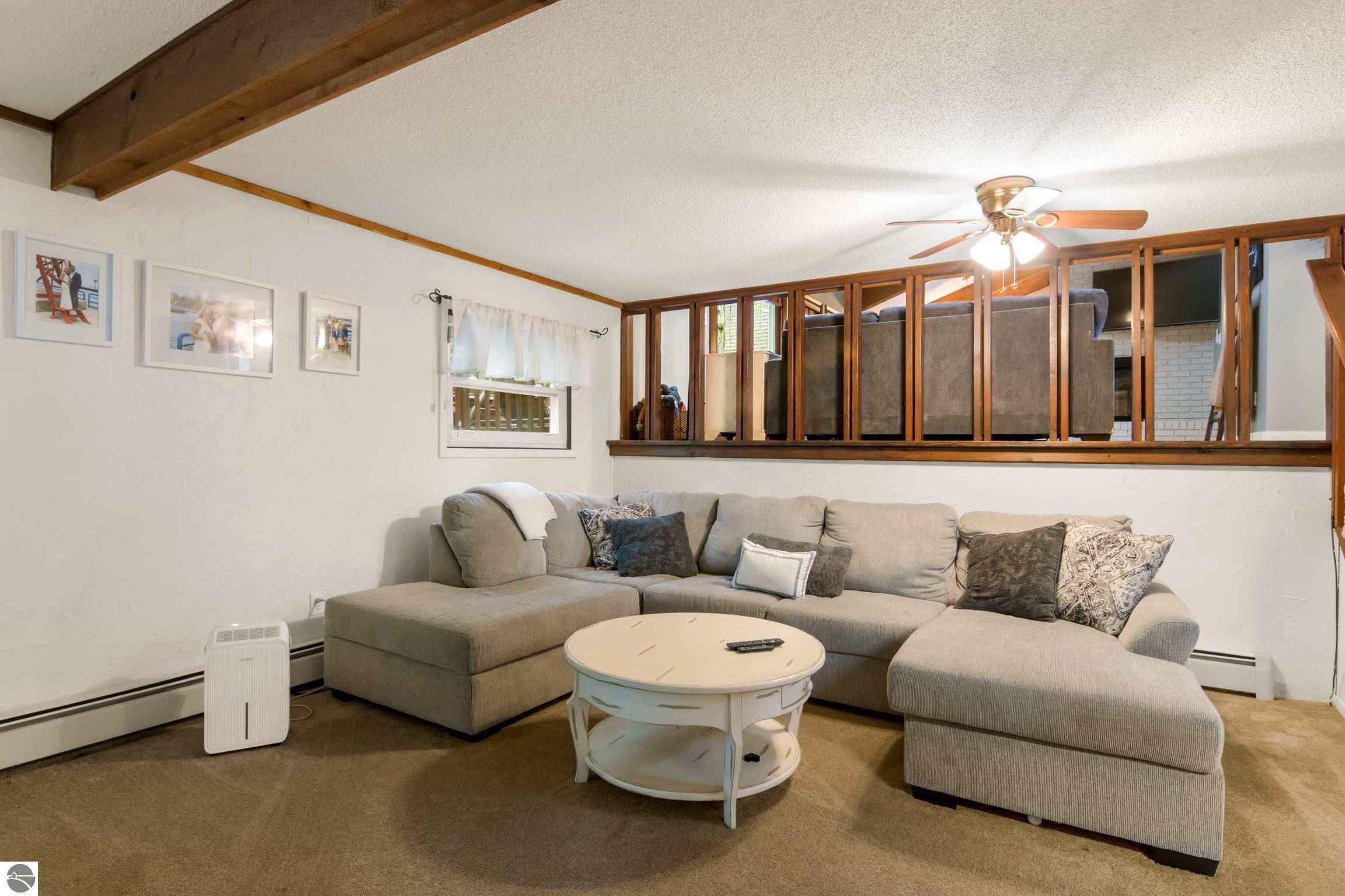 4176 Circle View Drive