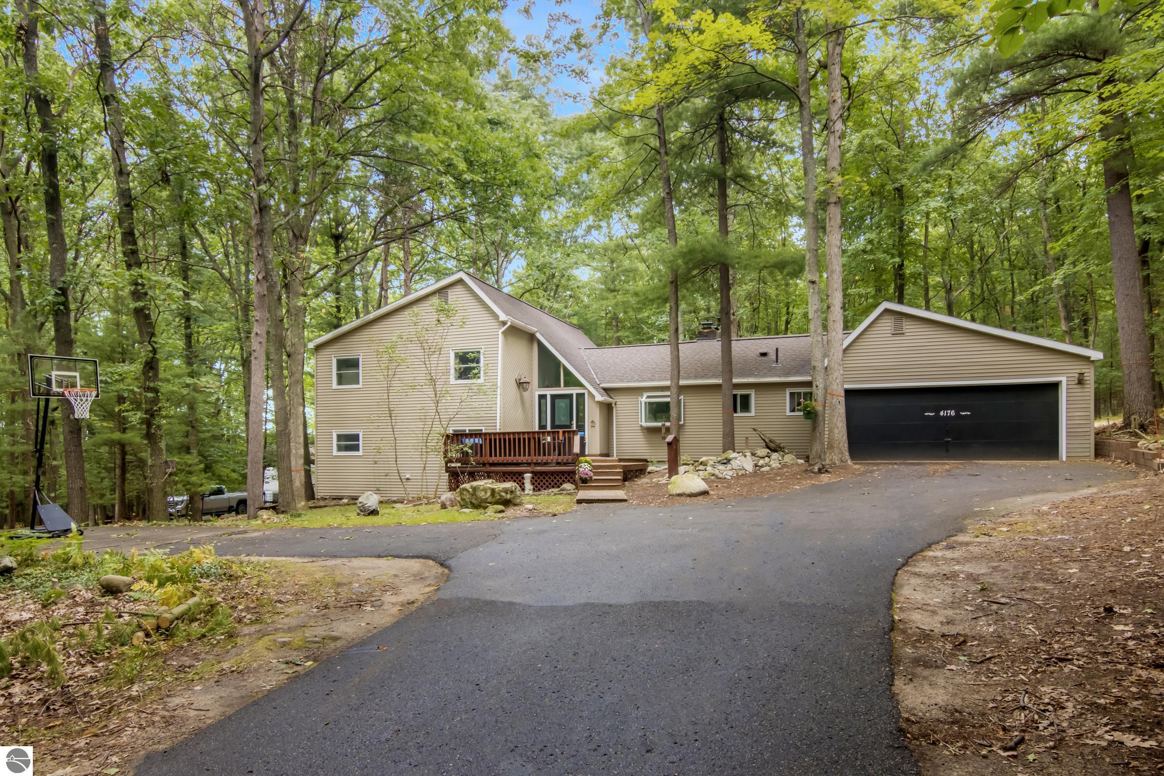4176 Circle View Drive