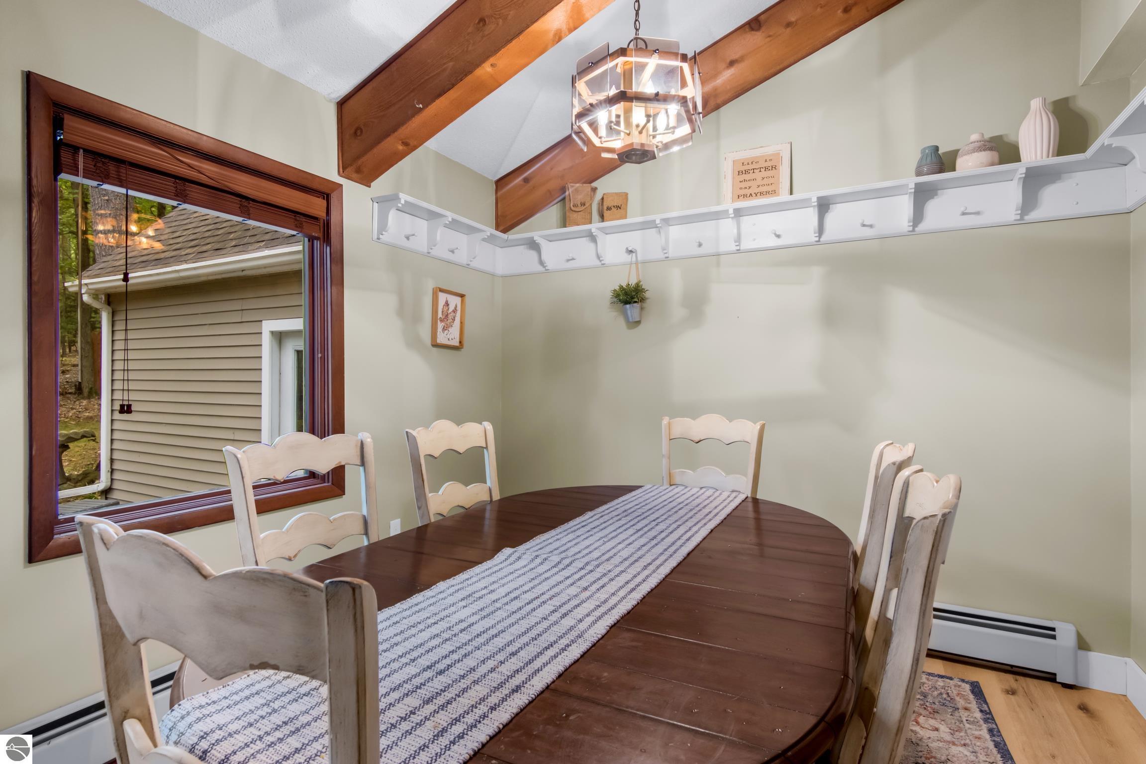 4176 Circle View Drive