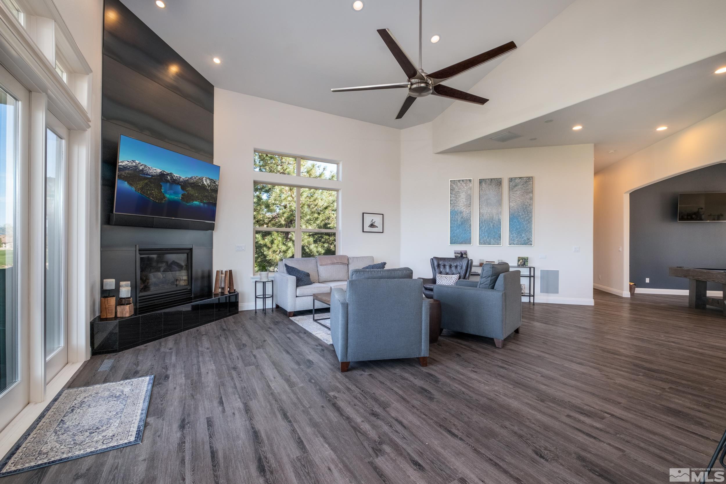 6182 N Featherstone Cir