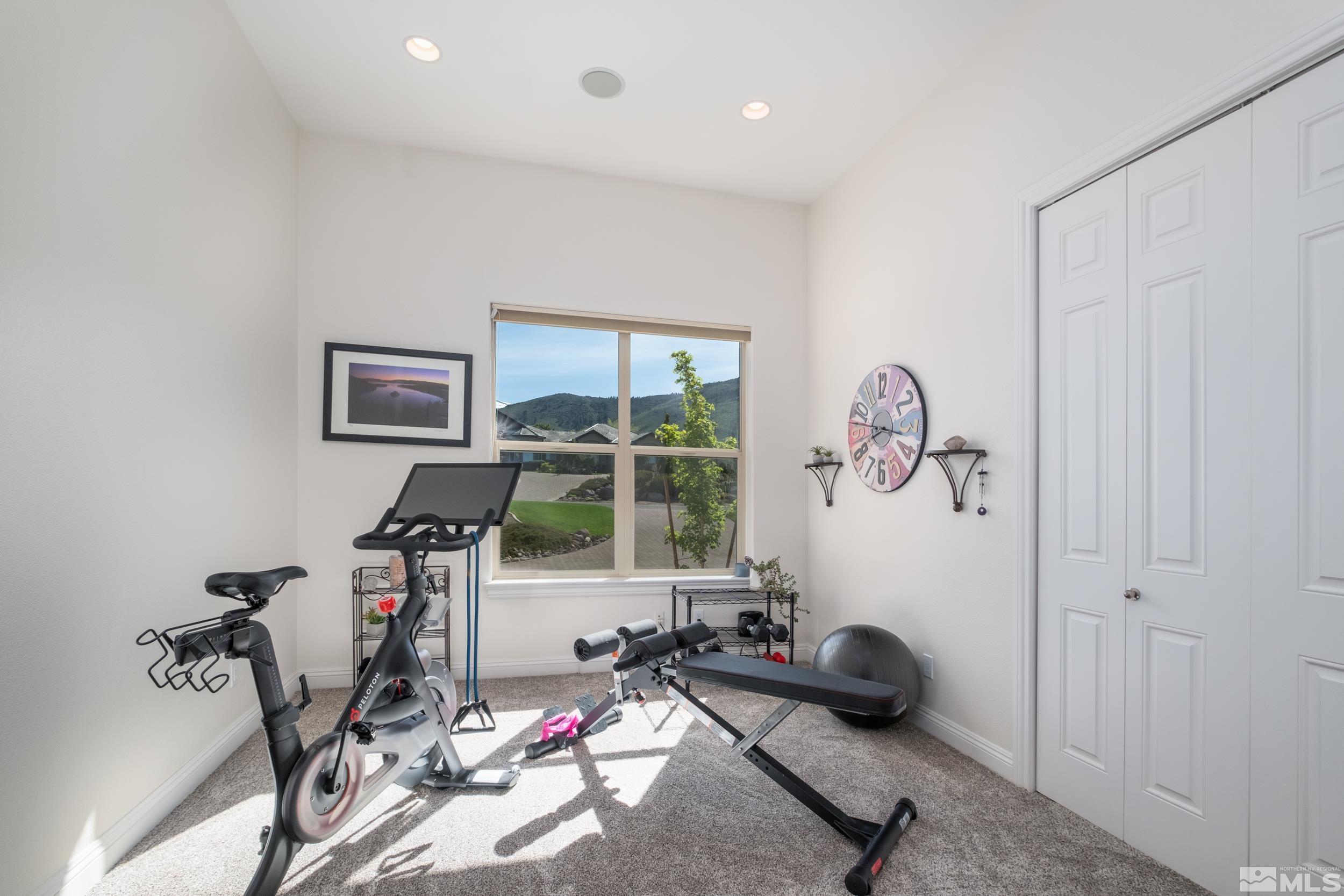 6182 N Featherstone Cir