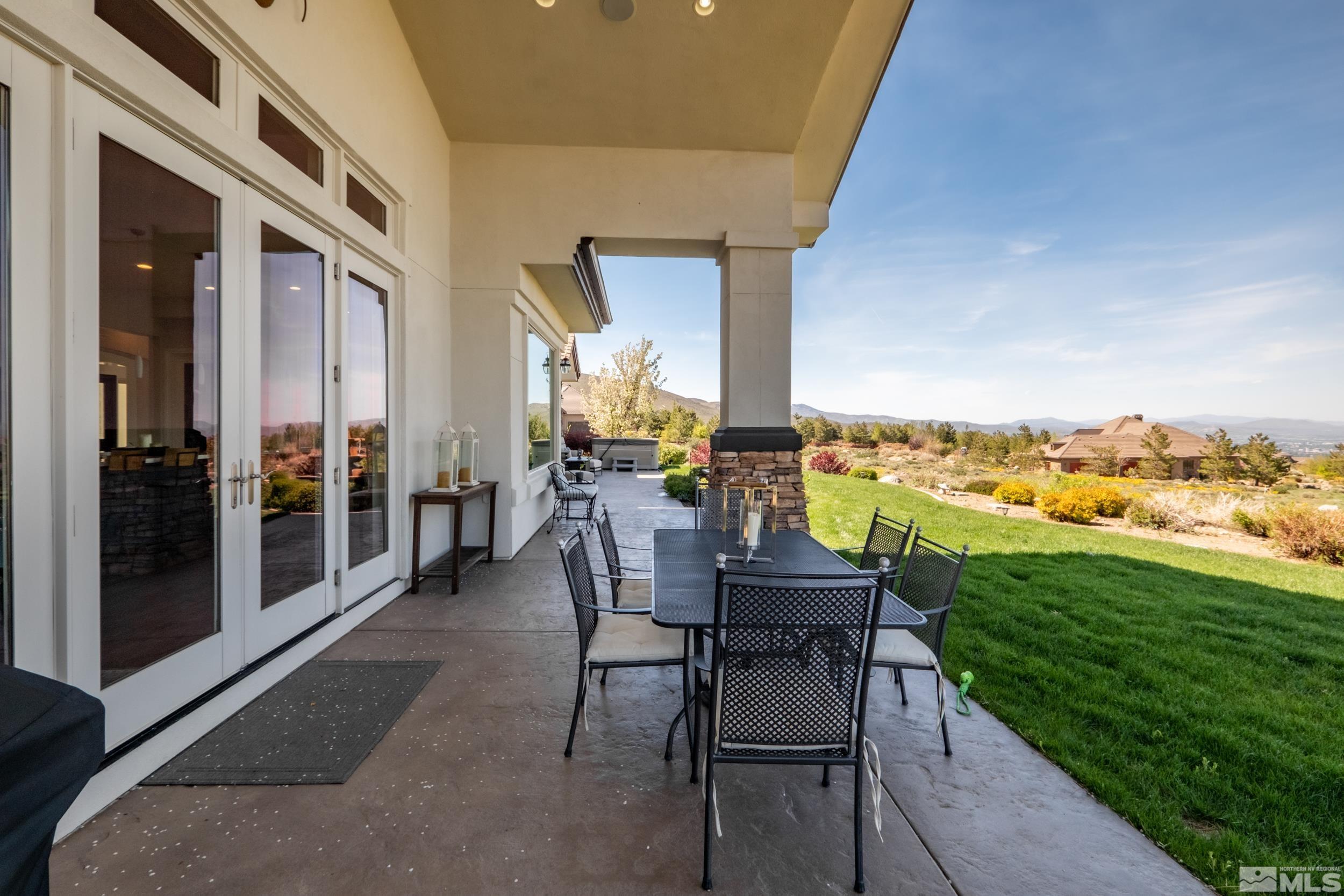 6182 N Featherstone Cir