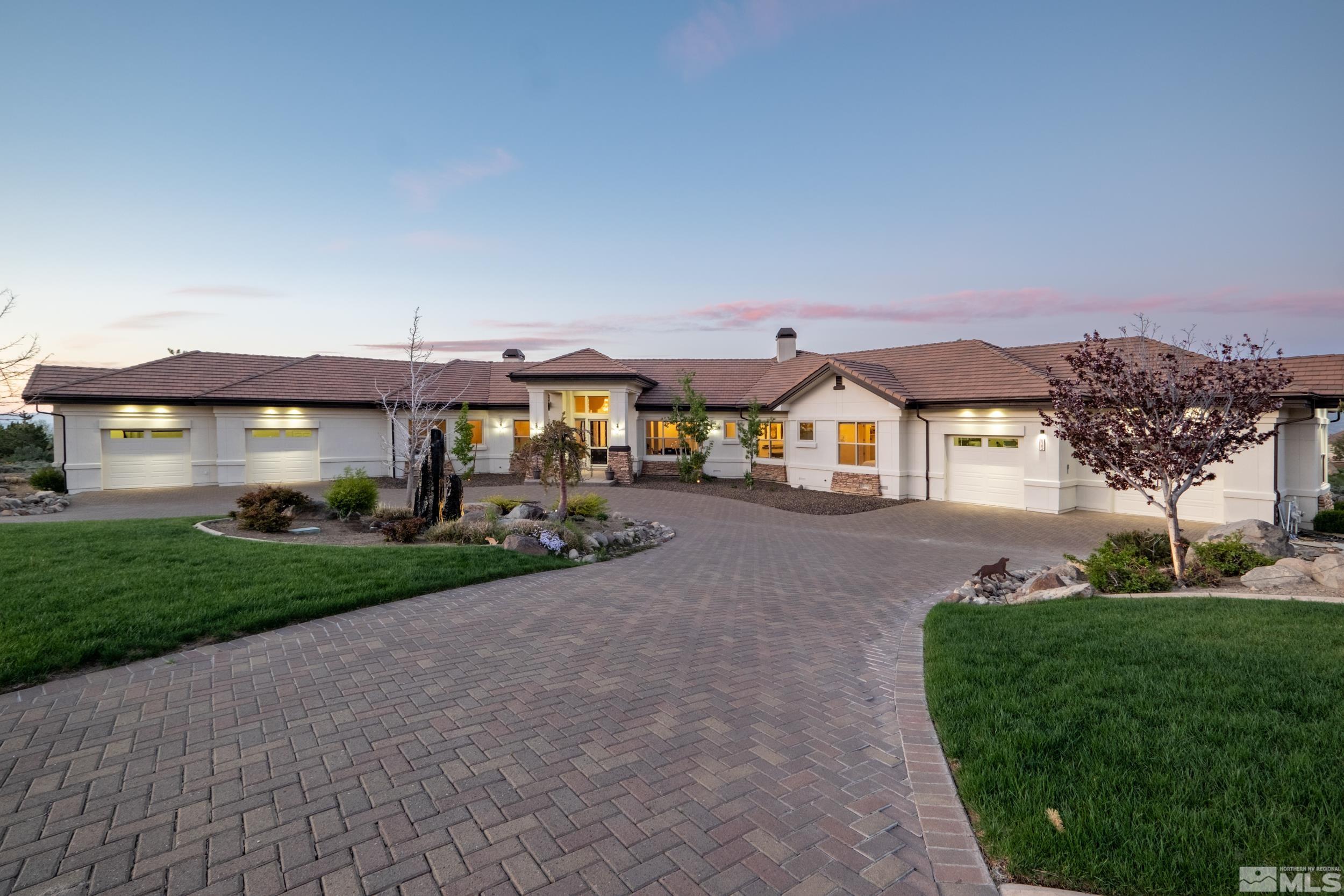 6182 N Featherstone Cir