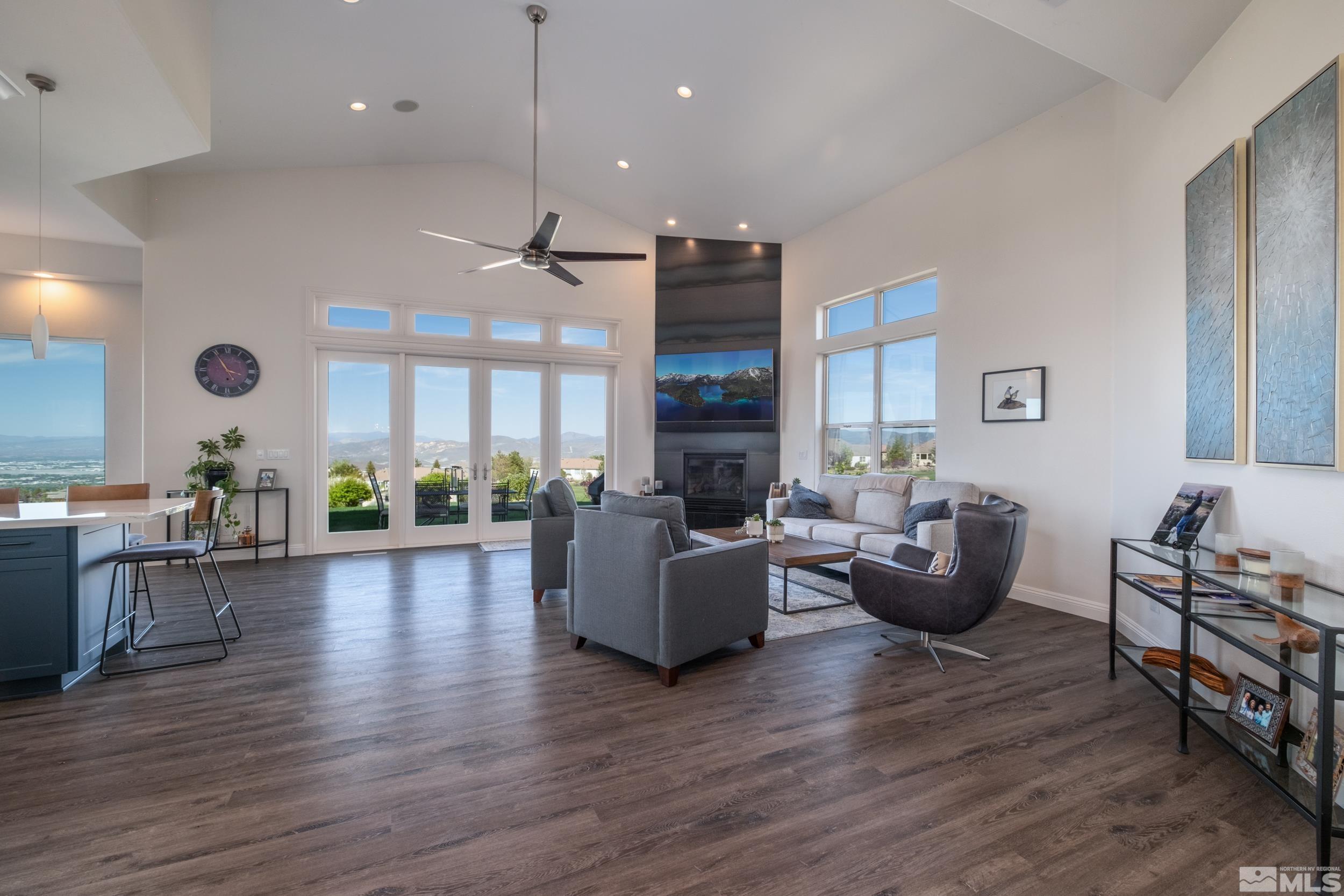 6182 N Featherstone Cir