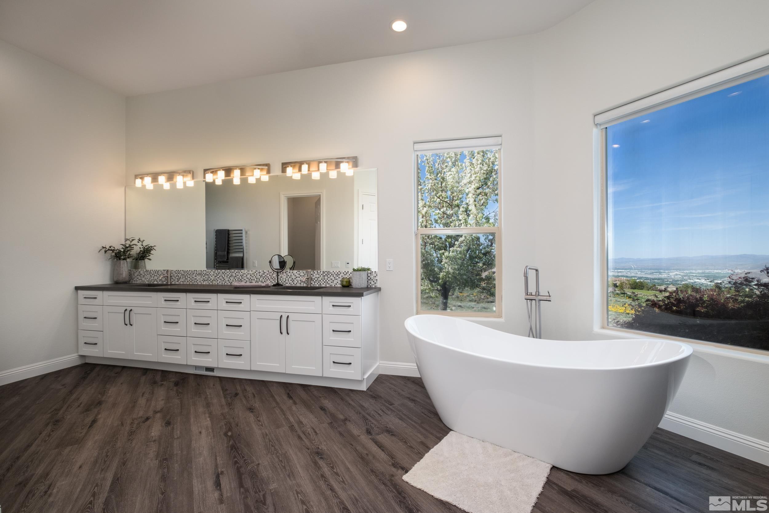 6182 N Featherstone Cir