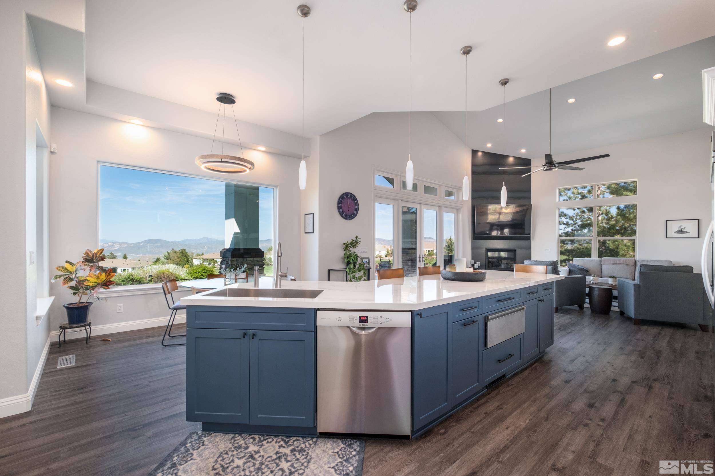 6182 N Featherstone Cir