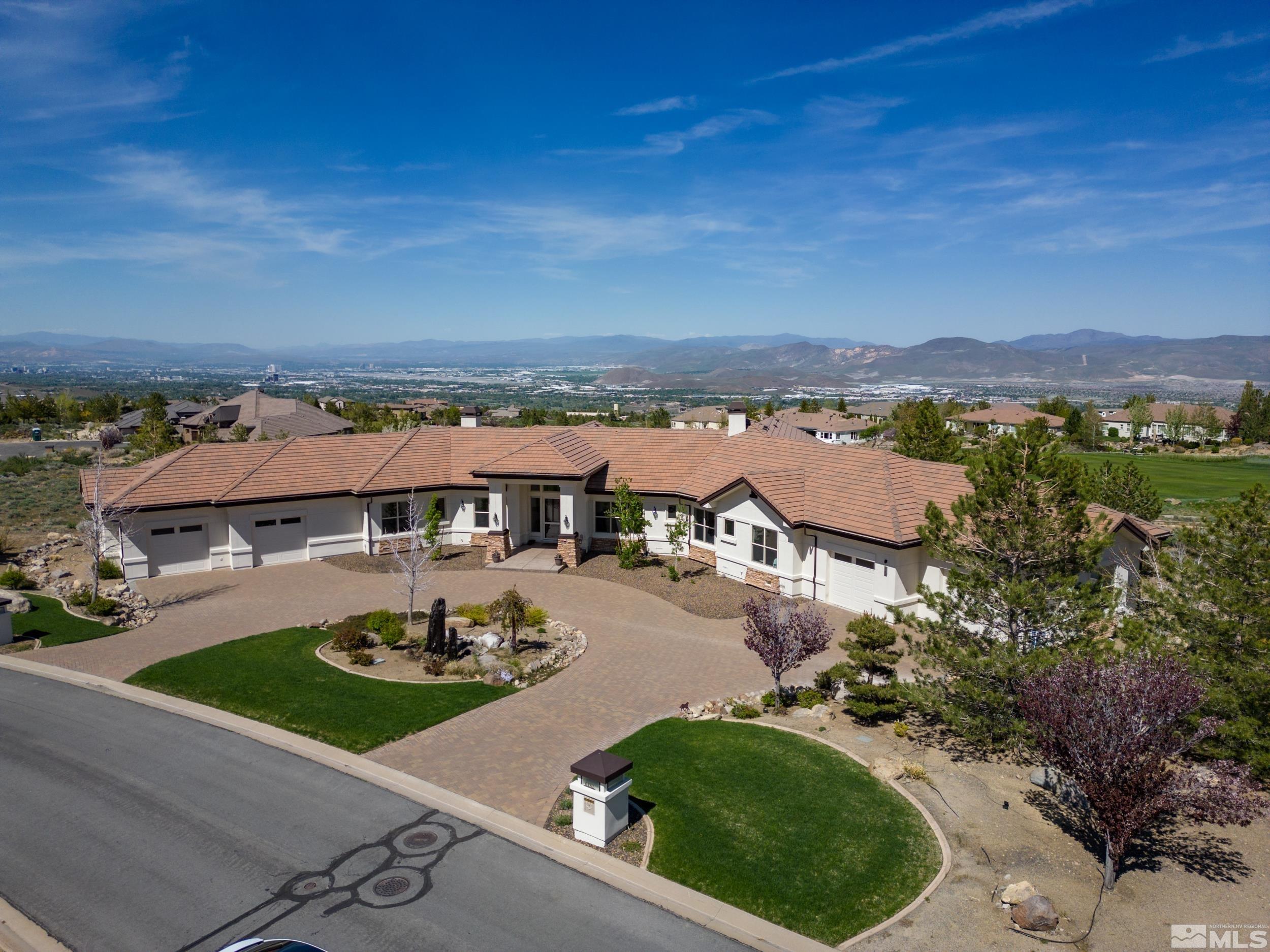 6182 N Featherstone Cir