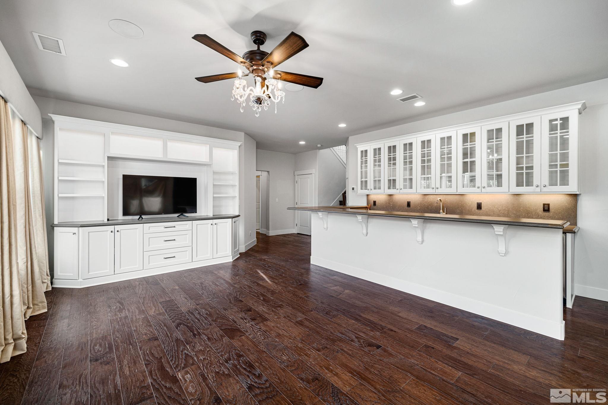 4005 Whispering Pine Loop