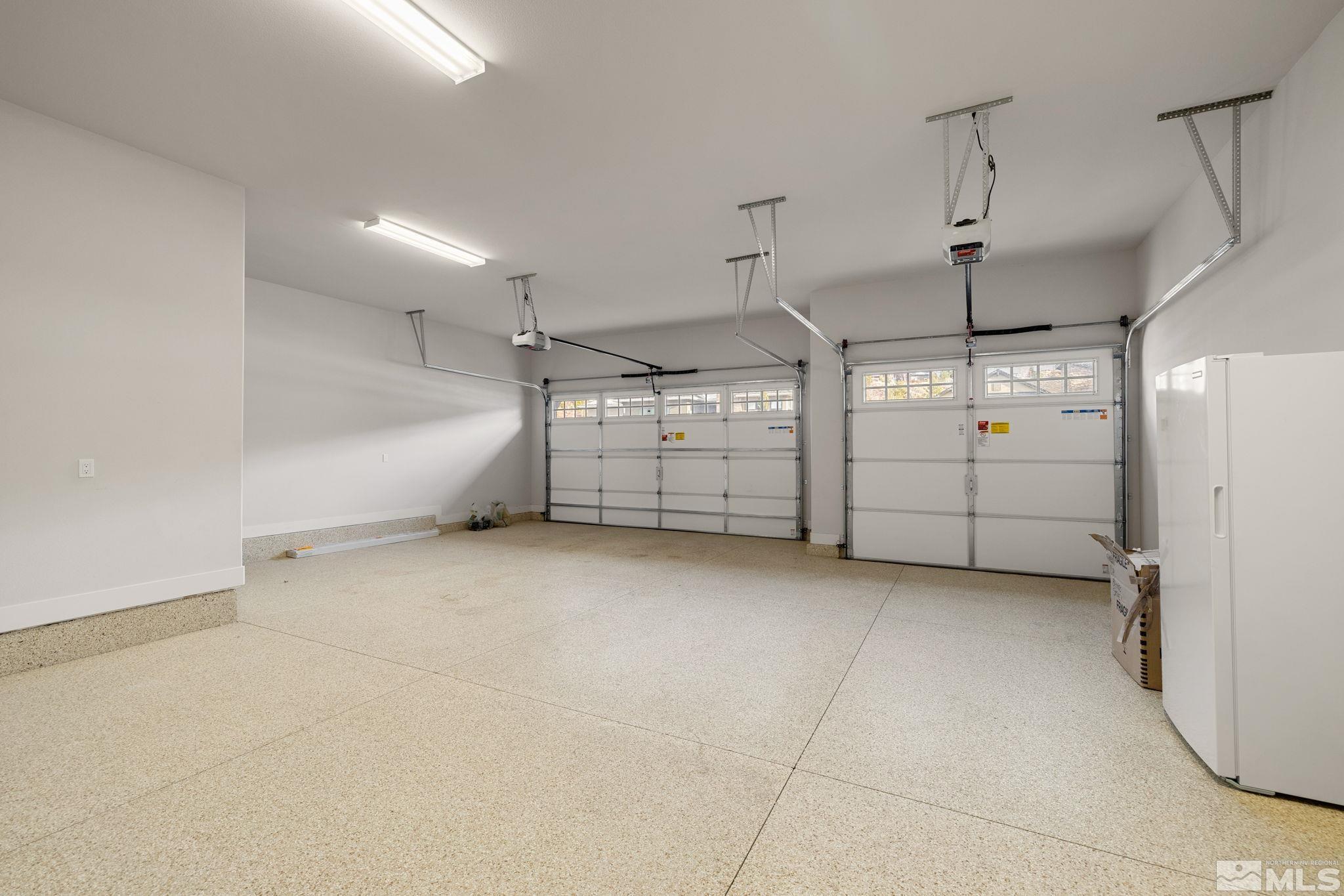 4005 Whispering Pine Loop