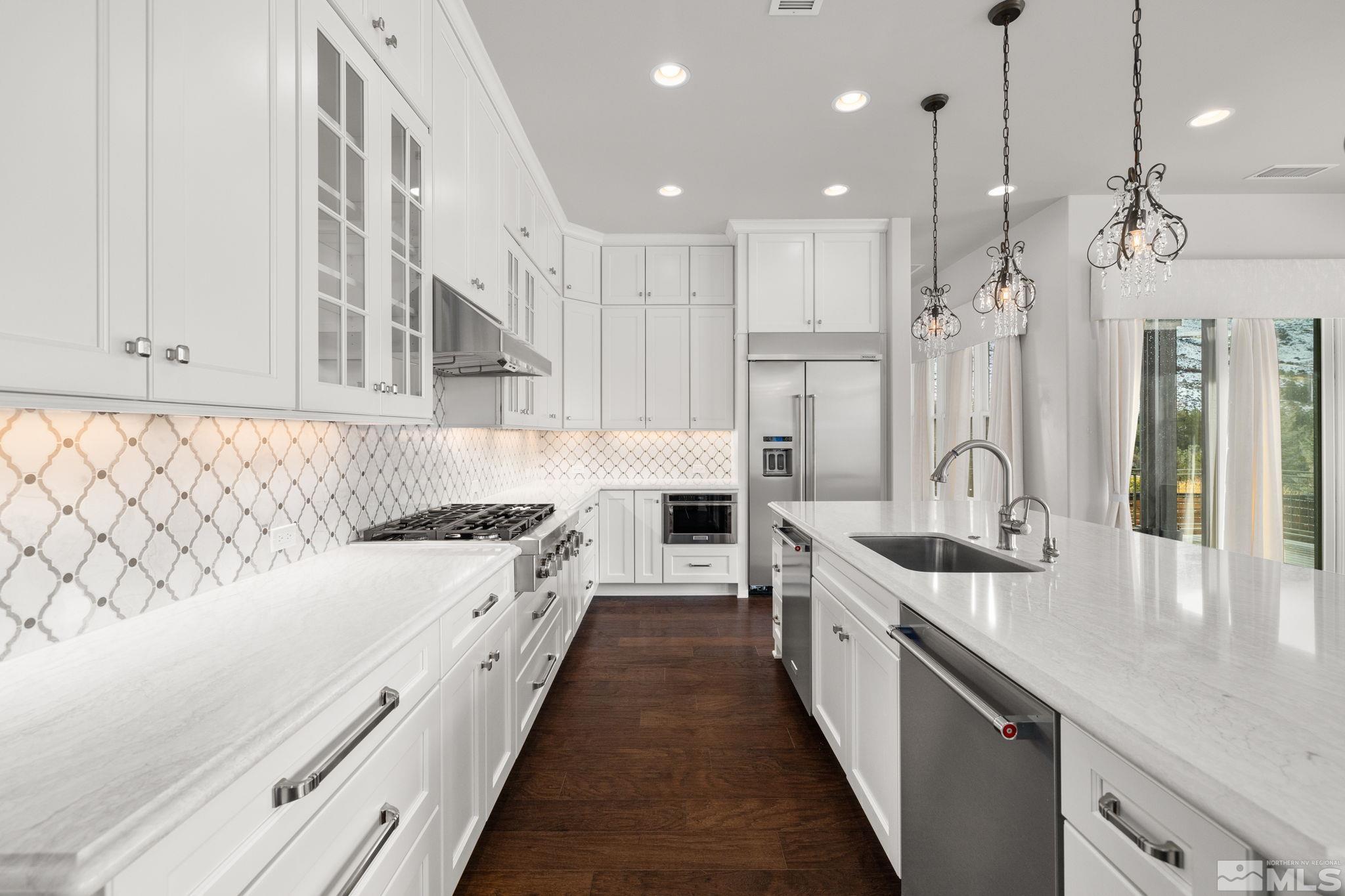 4005 Whispering Pine Loop