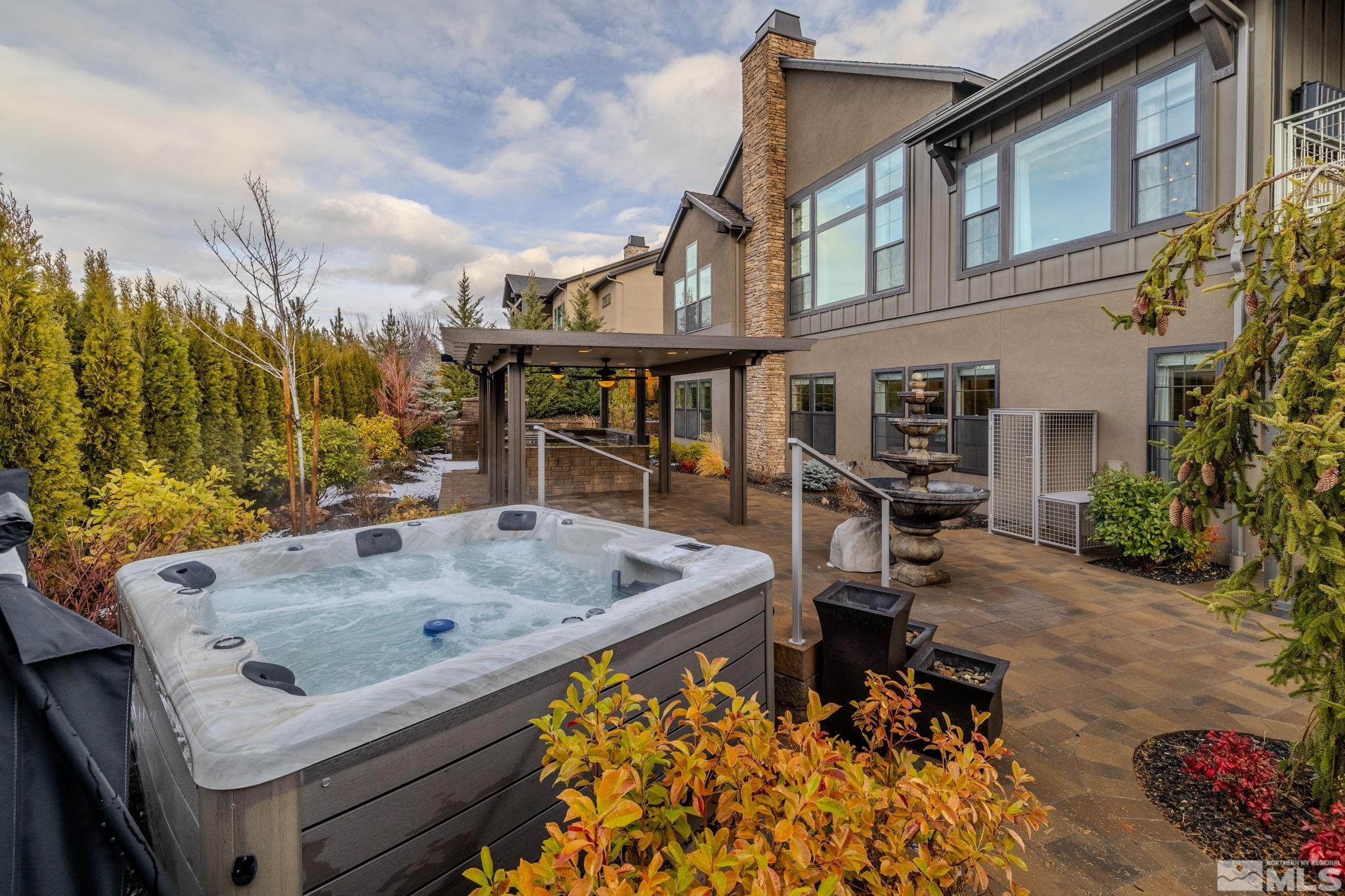 4005 Whispering Pine Loop