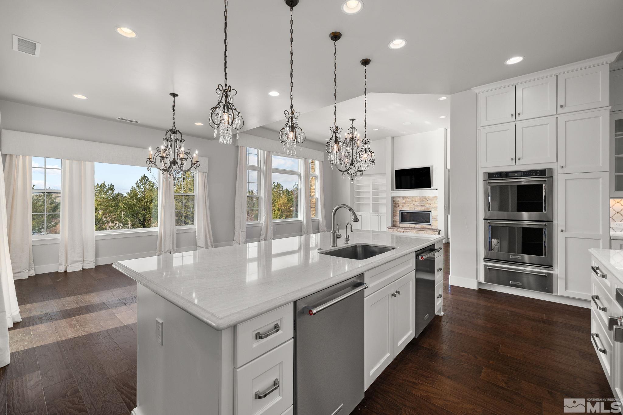 4005 Whispering Pine Loop