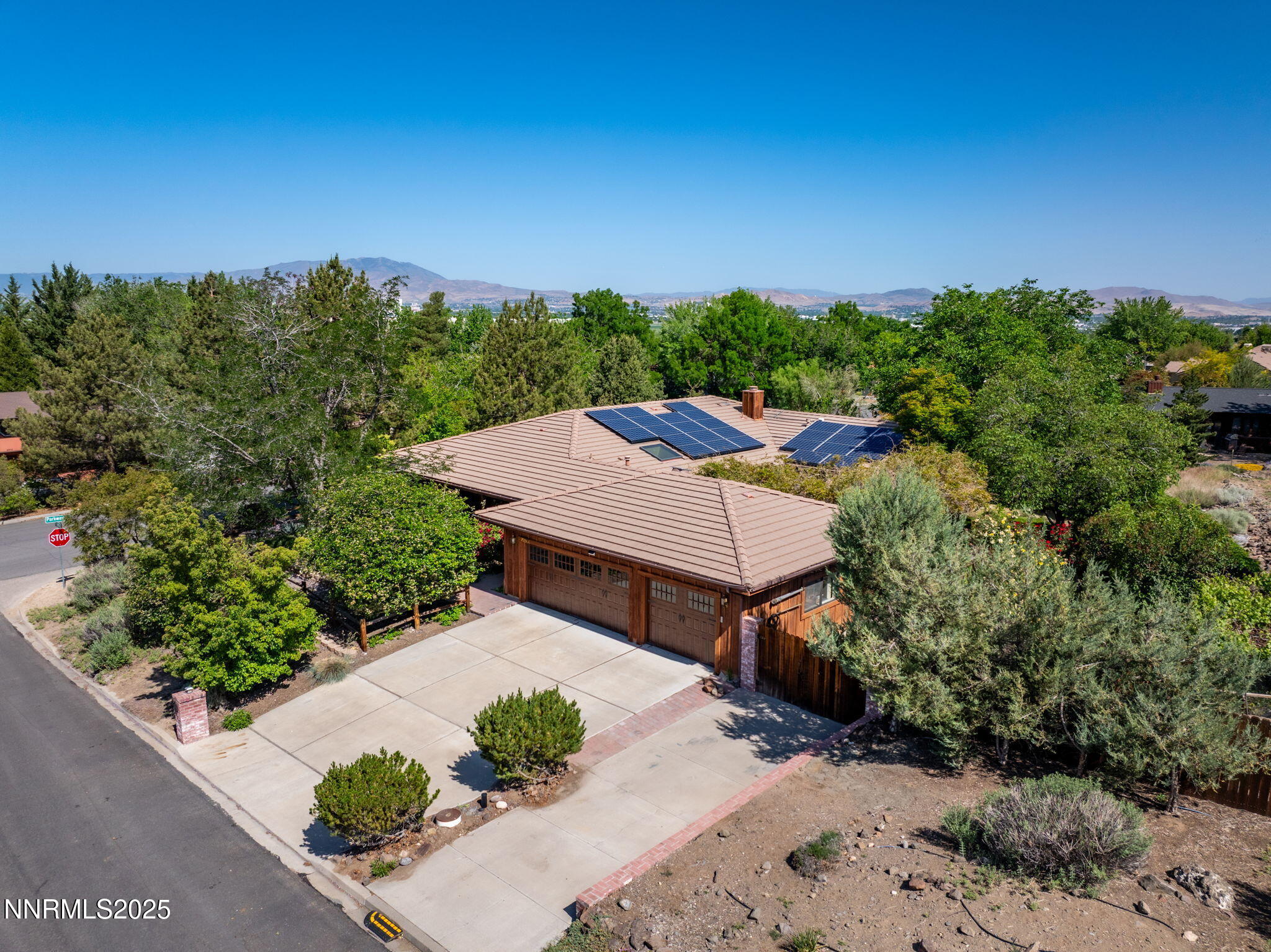 7205 Lingfield Drive