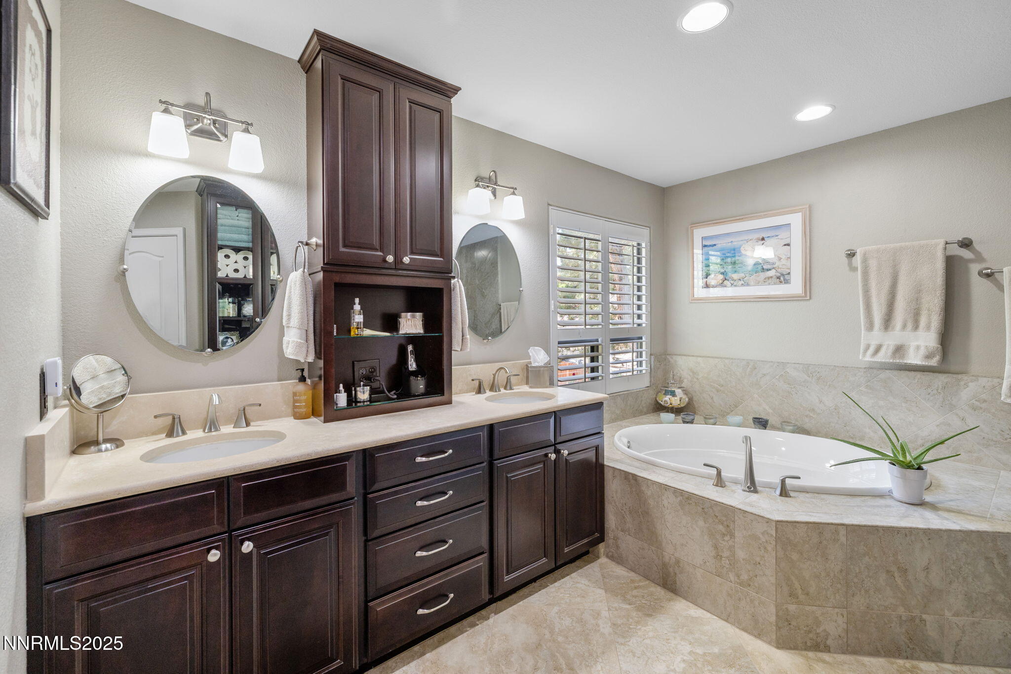 2353 Queen Anne Court