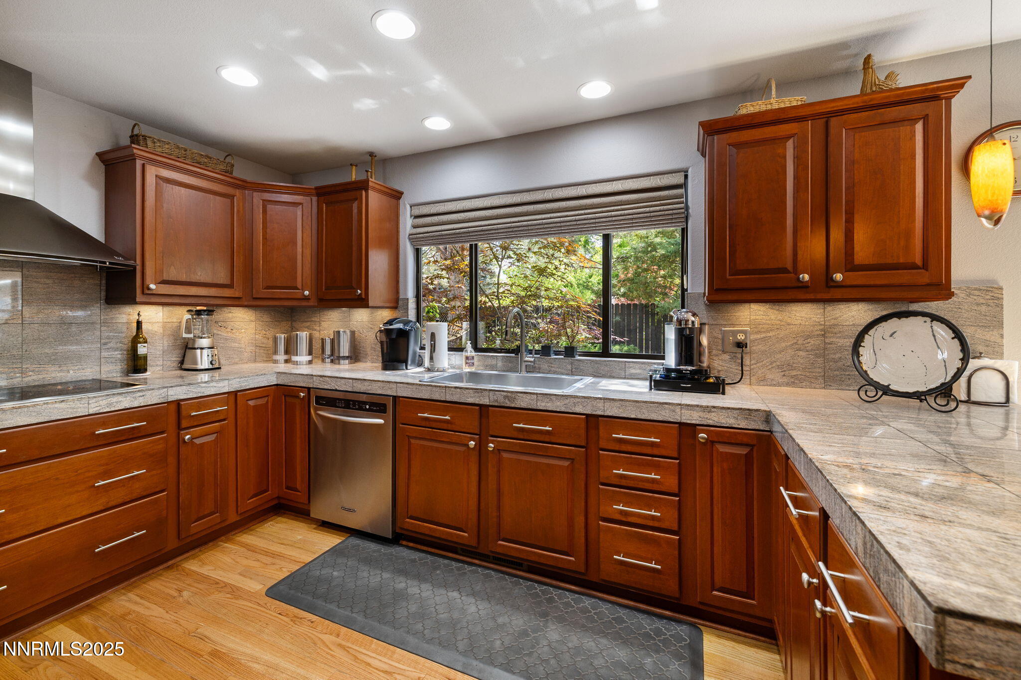 2353 Queen Anne Court