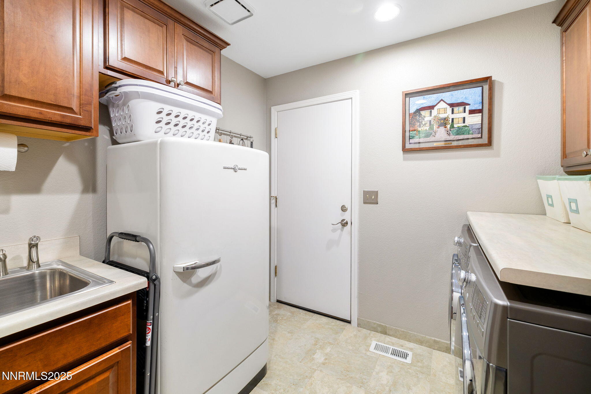 2353 Queen Anne Court