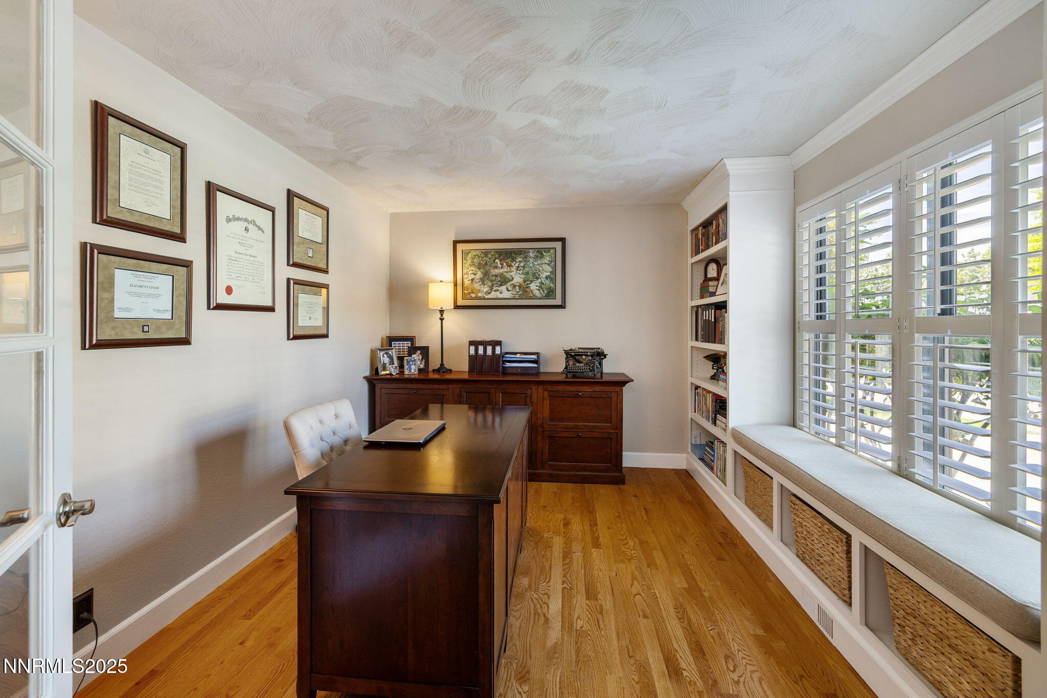 2353 Queen Anne Court