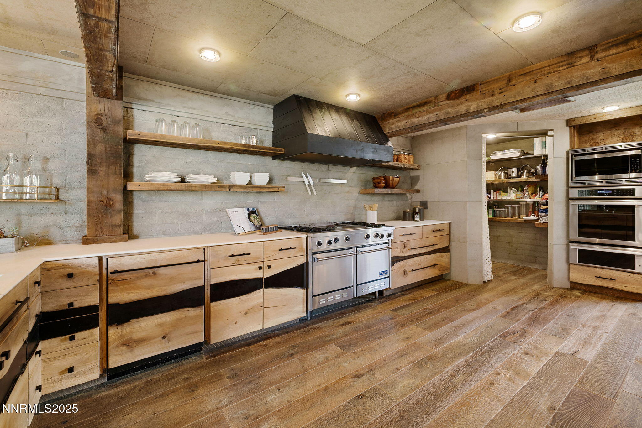 1825 Manzanita Circle