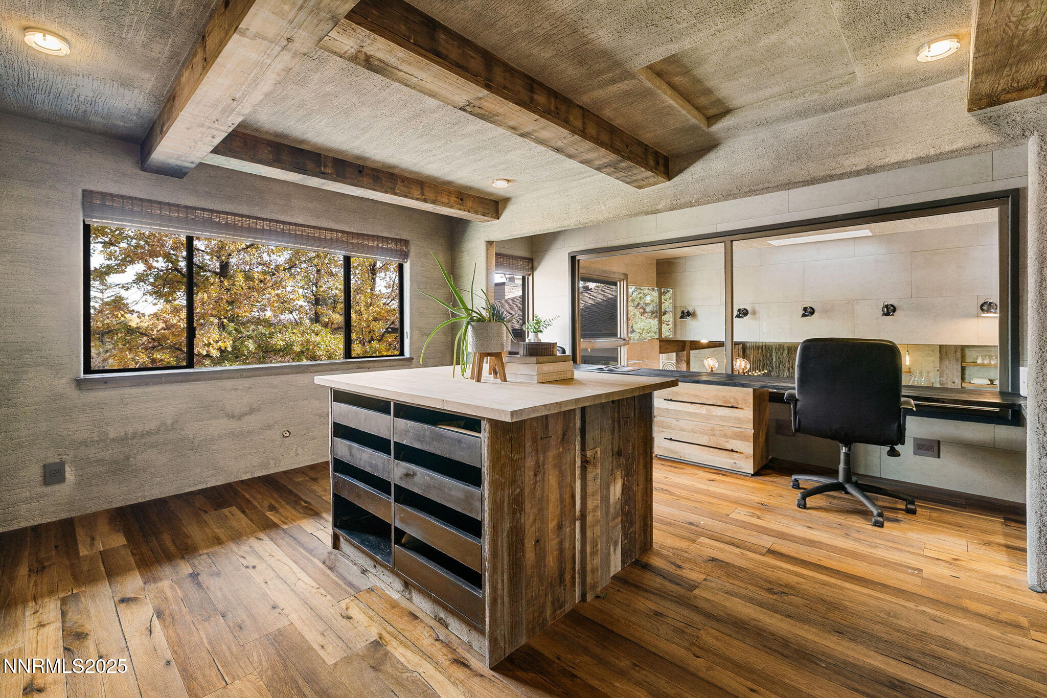 1825 Manzanita Circle