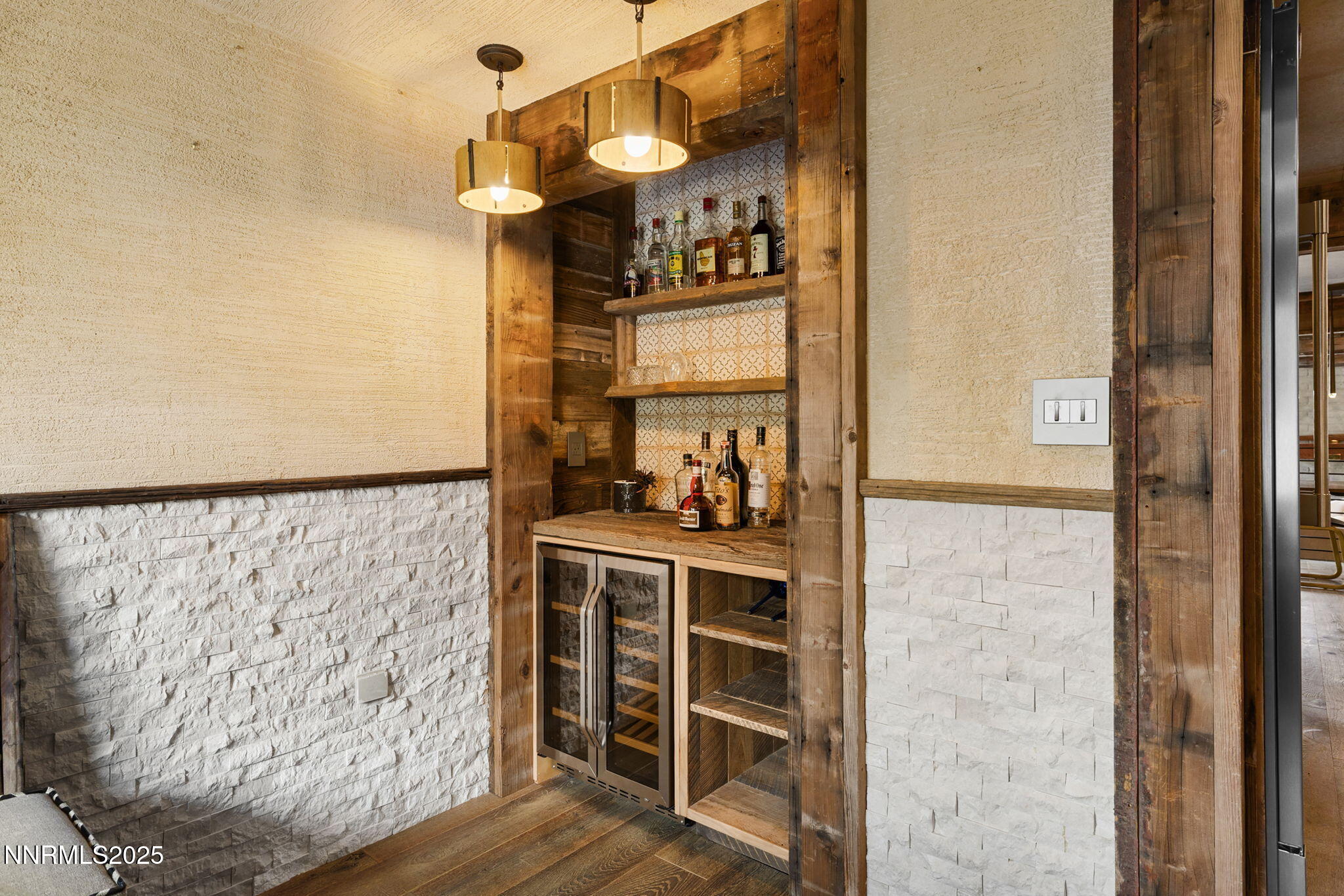 1825 Manzanita Circle