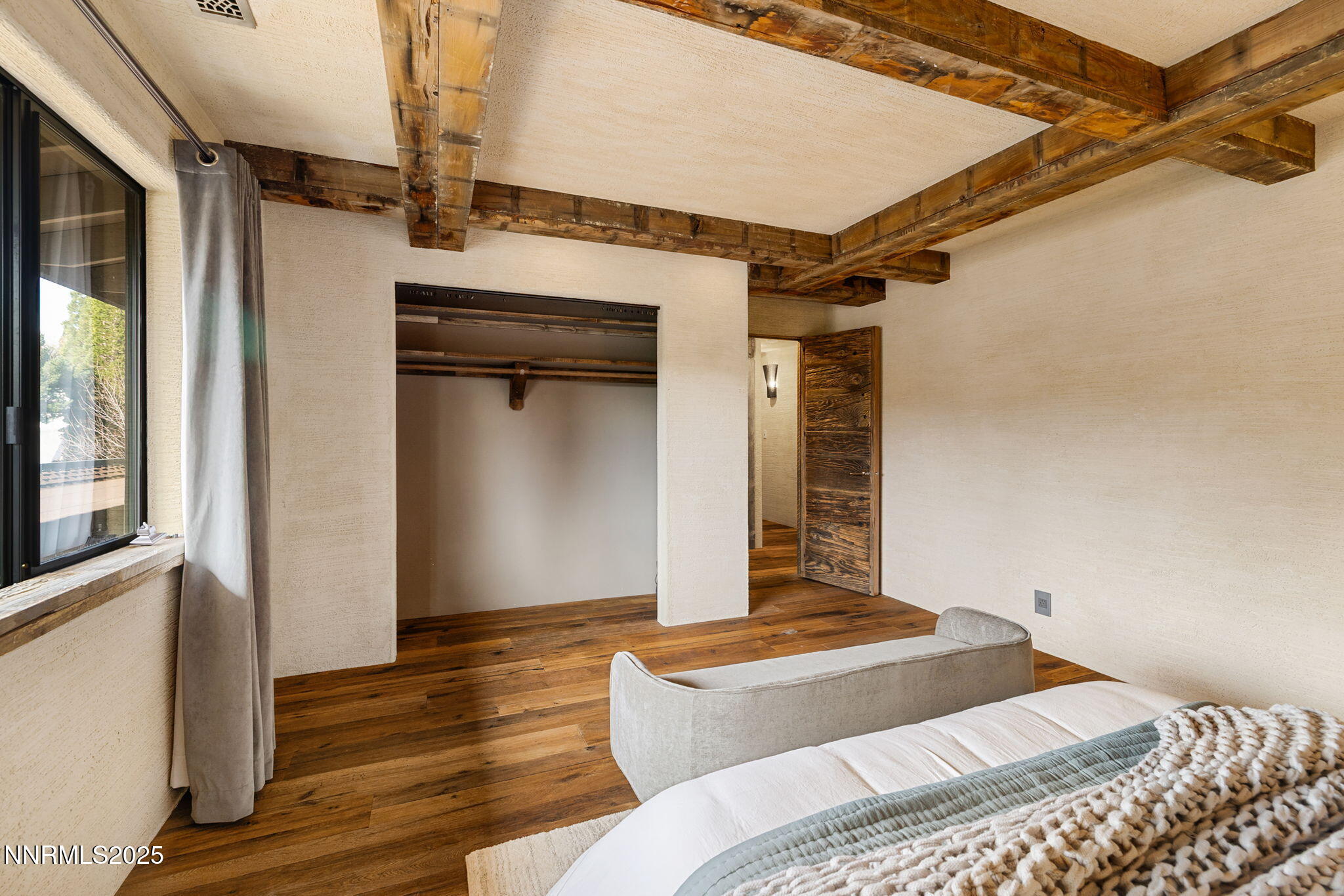 1825 Manzanita Circle