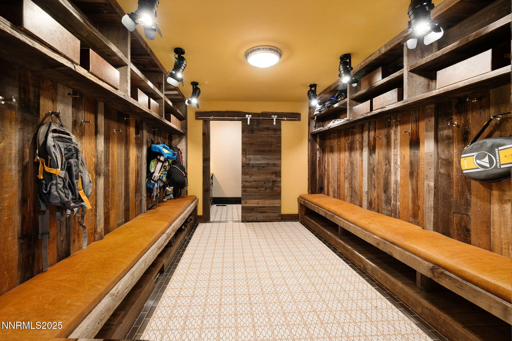 1825 Manzanita Circle