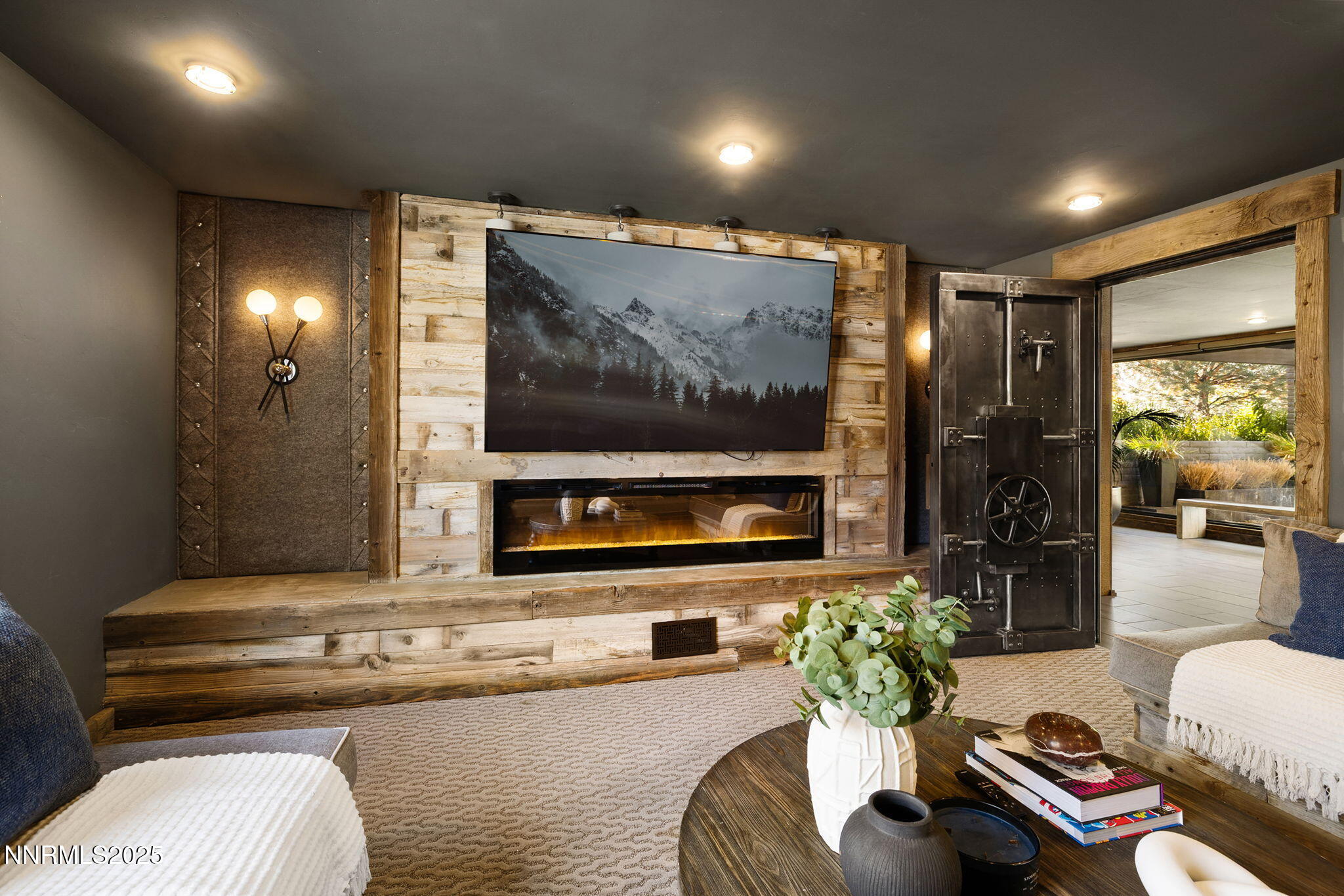 1825 Manzanita Circle