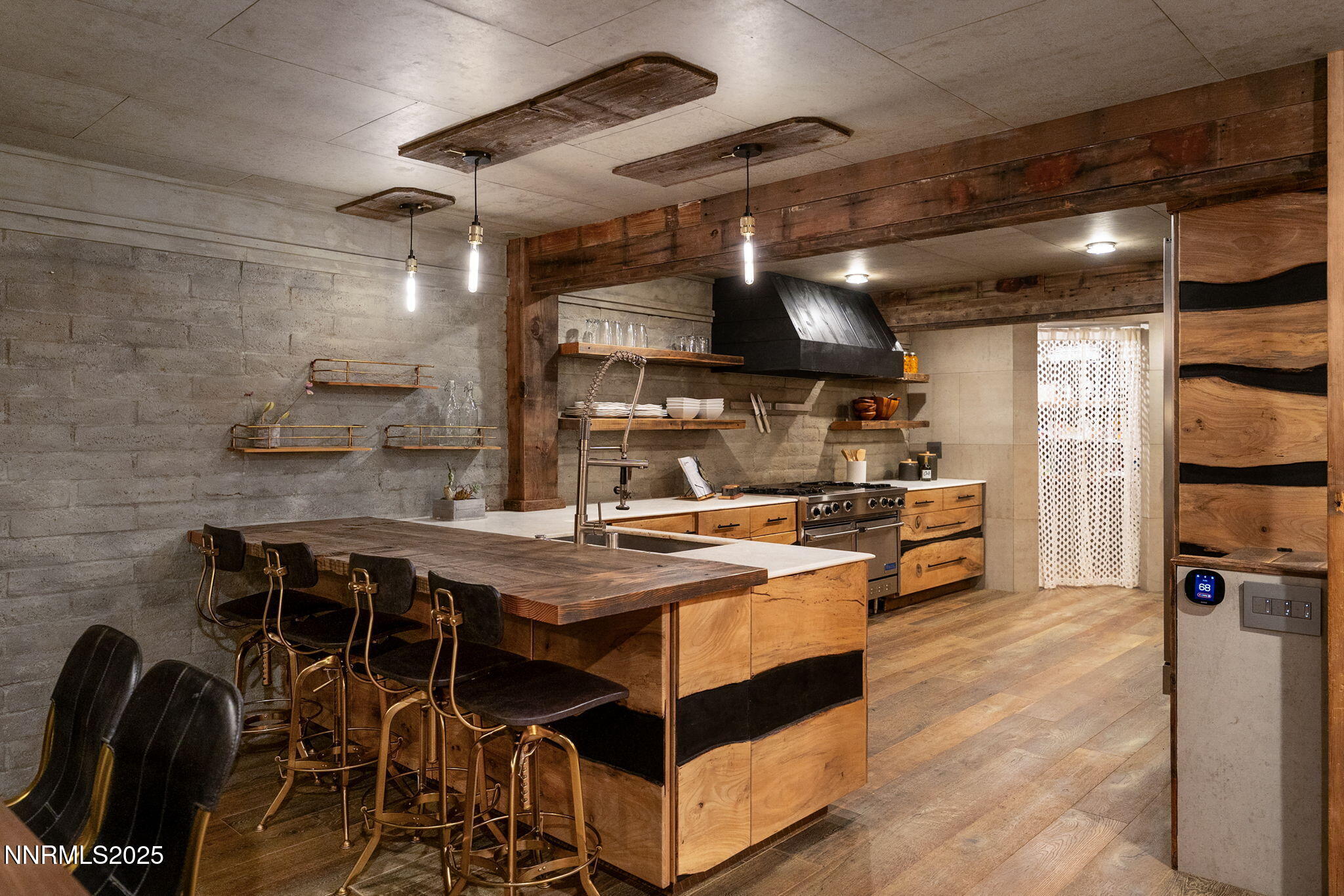 1825 Manzanita Circle