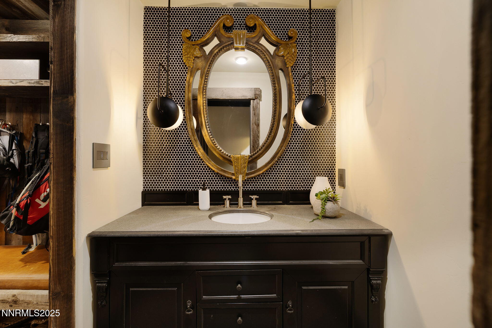 1825 Manzanita Circle