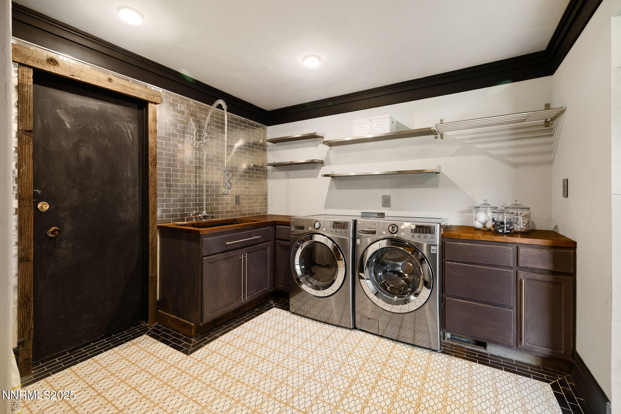 1825 Manzanita Circle