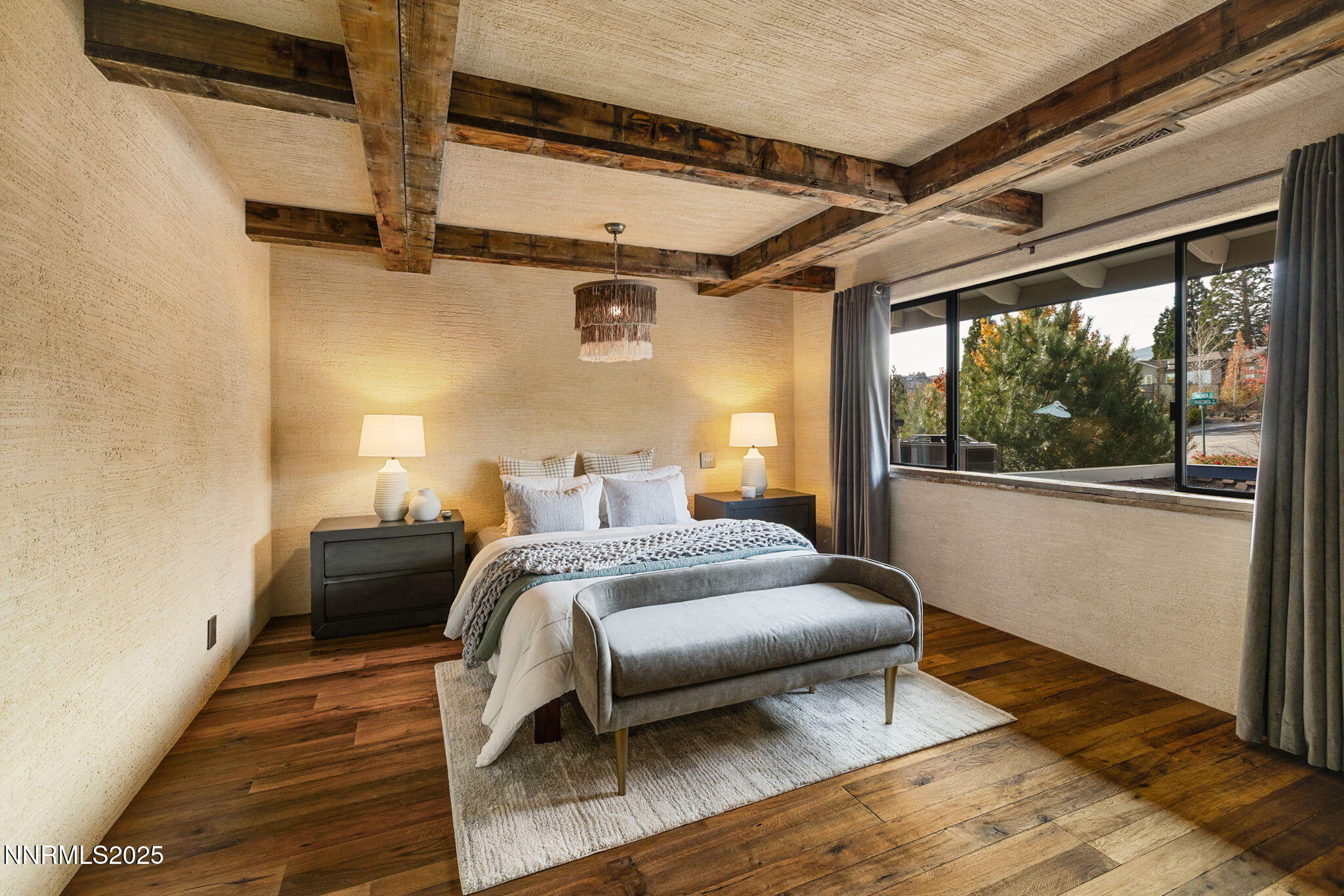 1825 Manzanita Circle