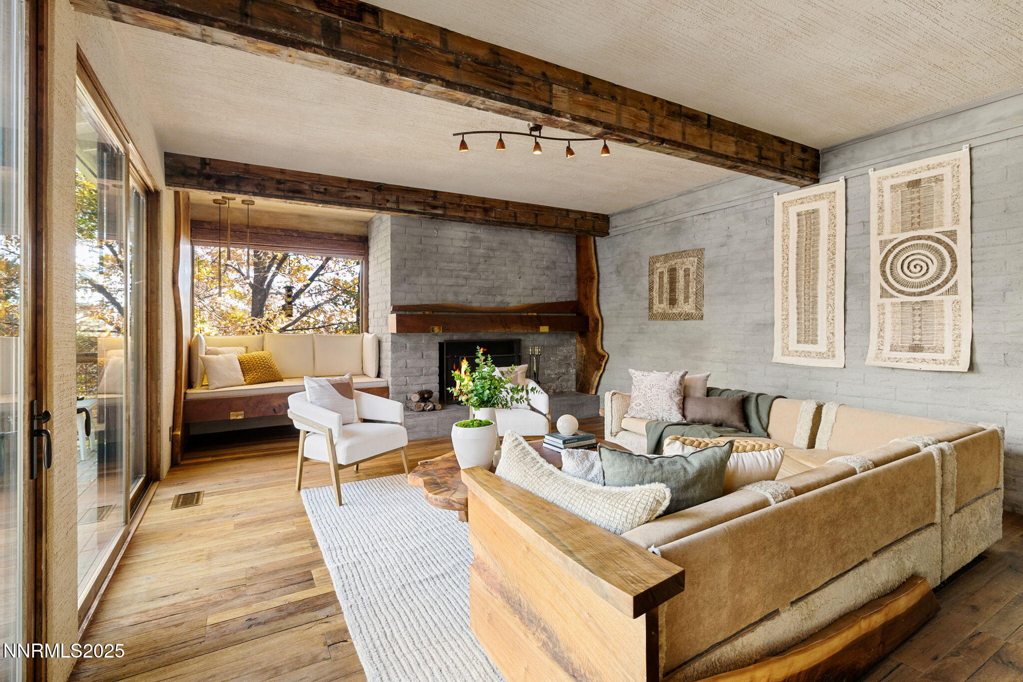 1825 Manzanita Circle