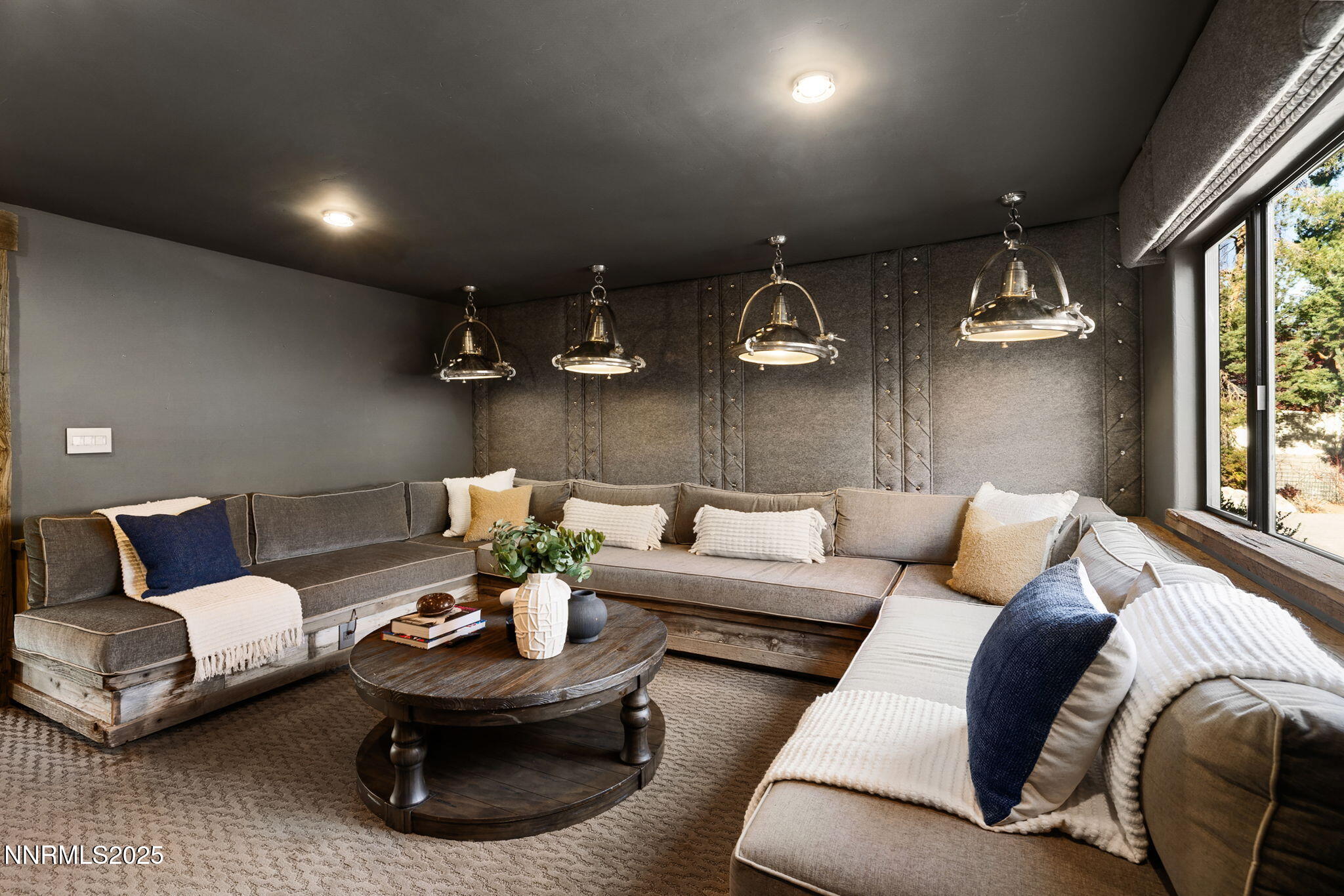 1825 Manzanita Circle