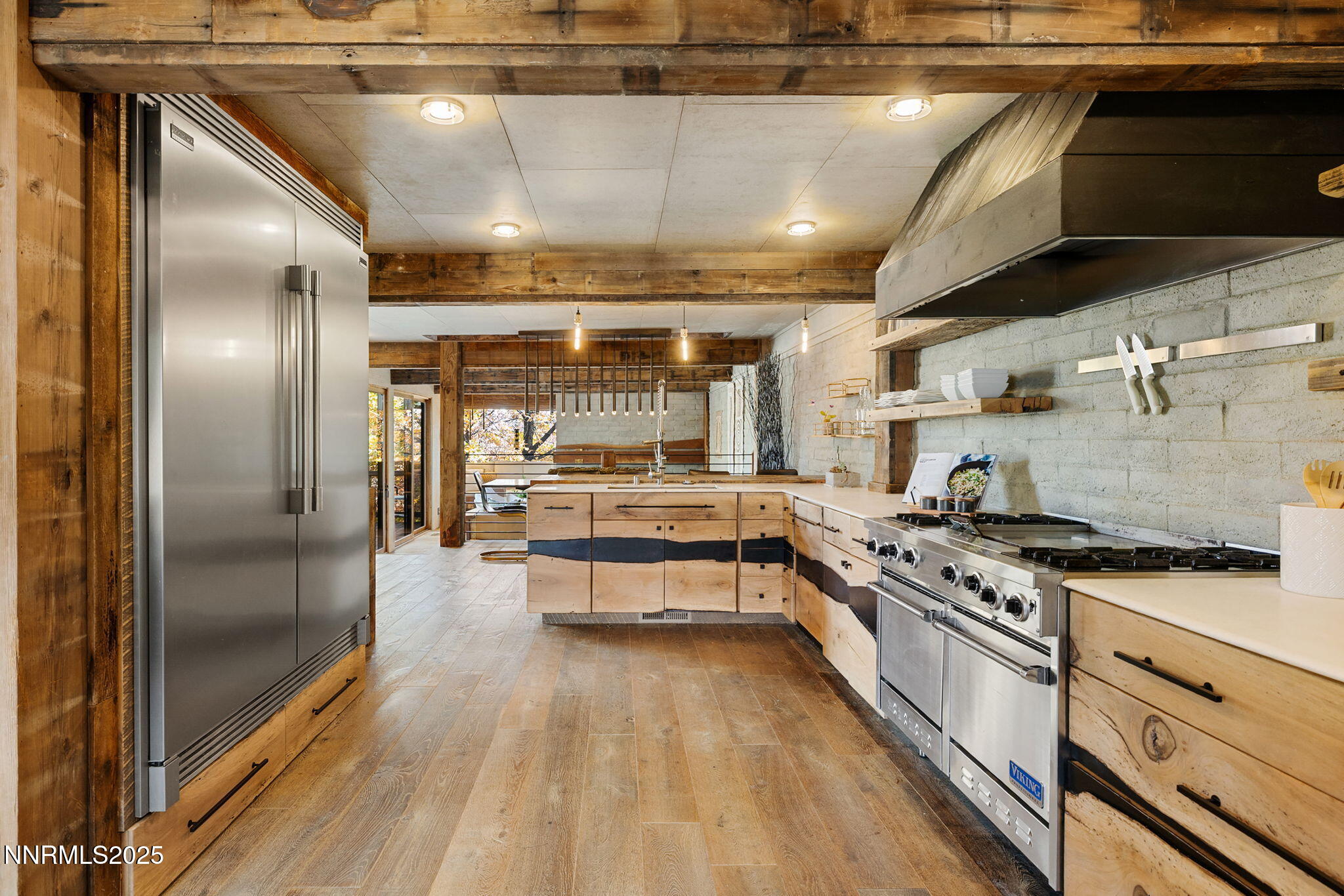 1825 Manzanita Circle