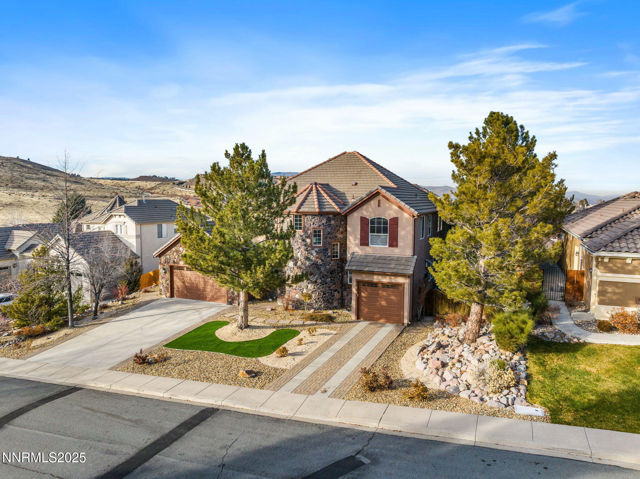 2573 Rampart Terrace