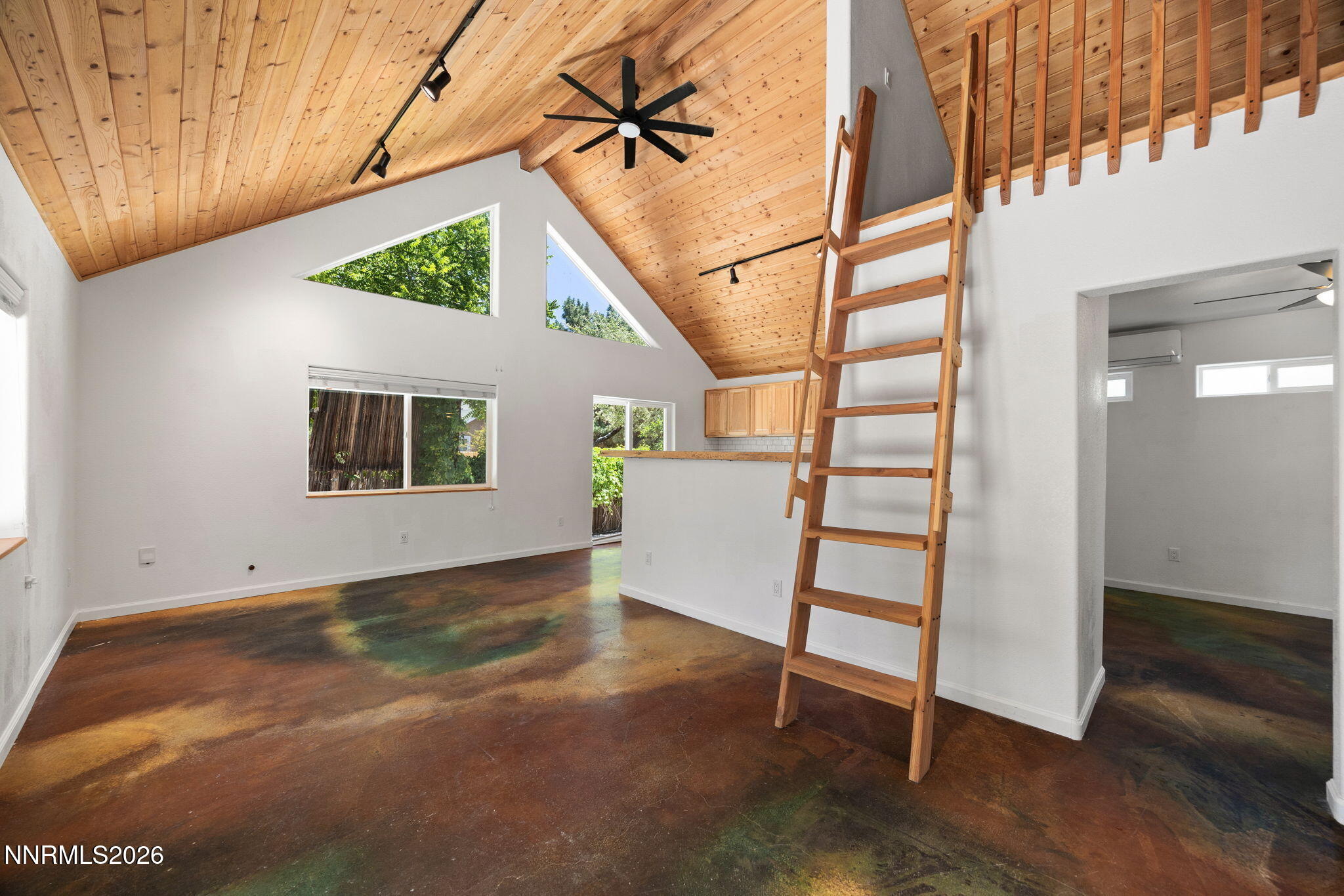 1350 Ridgeway Court