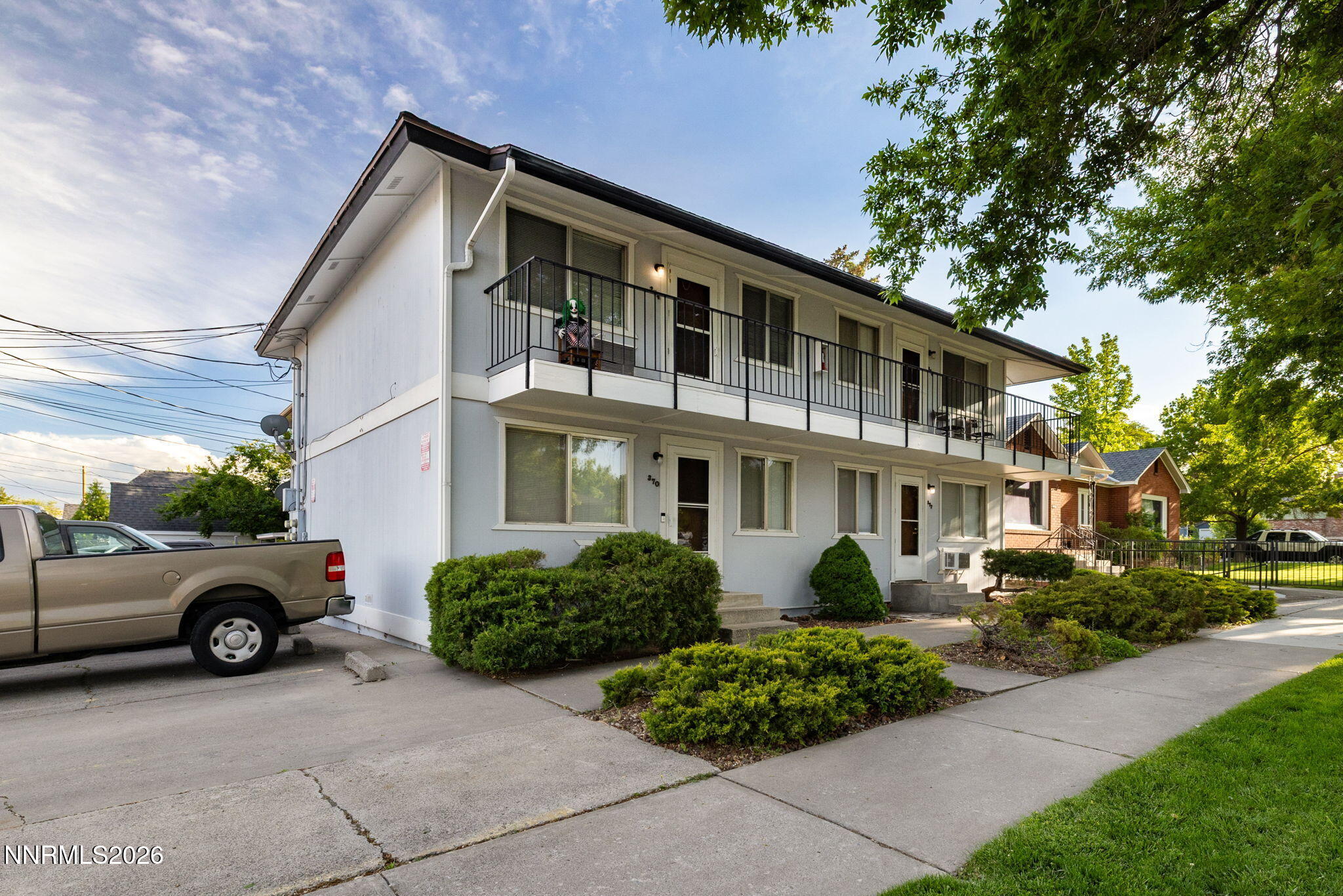 370 La Rue Avenue