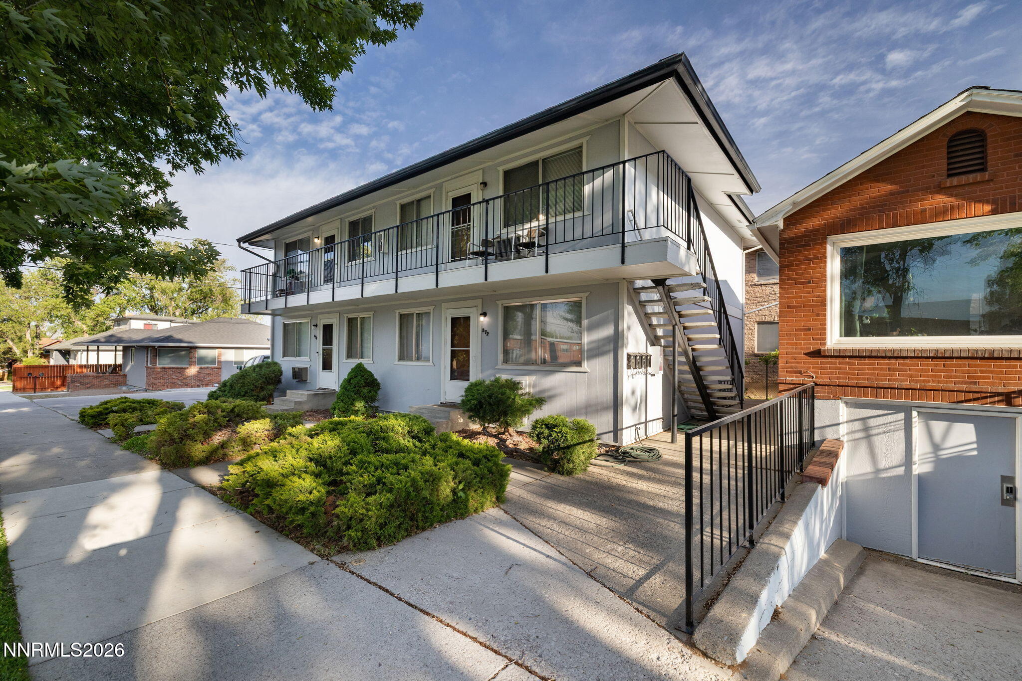 370 La Rue Avenue